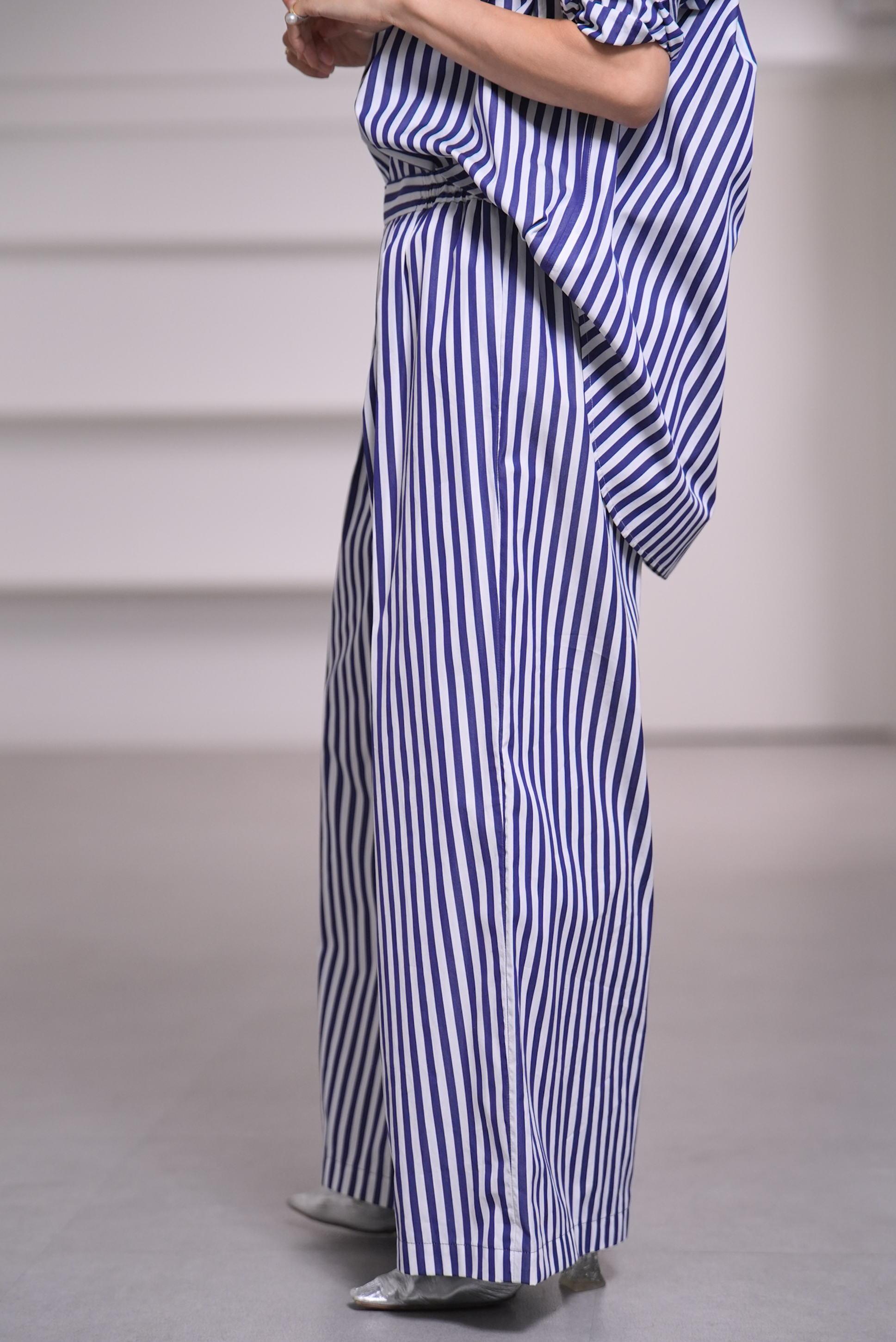 Rowan Stripe White/Navyの画像