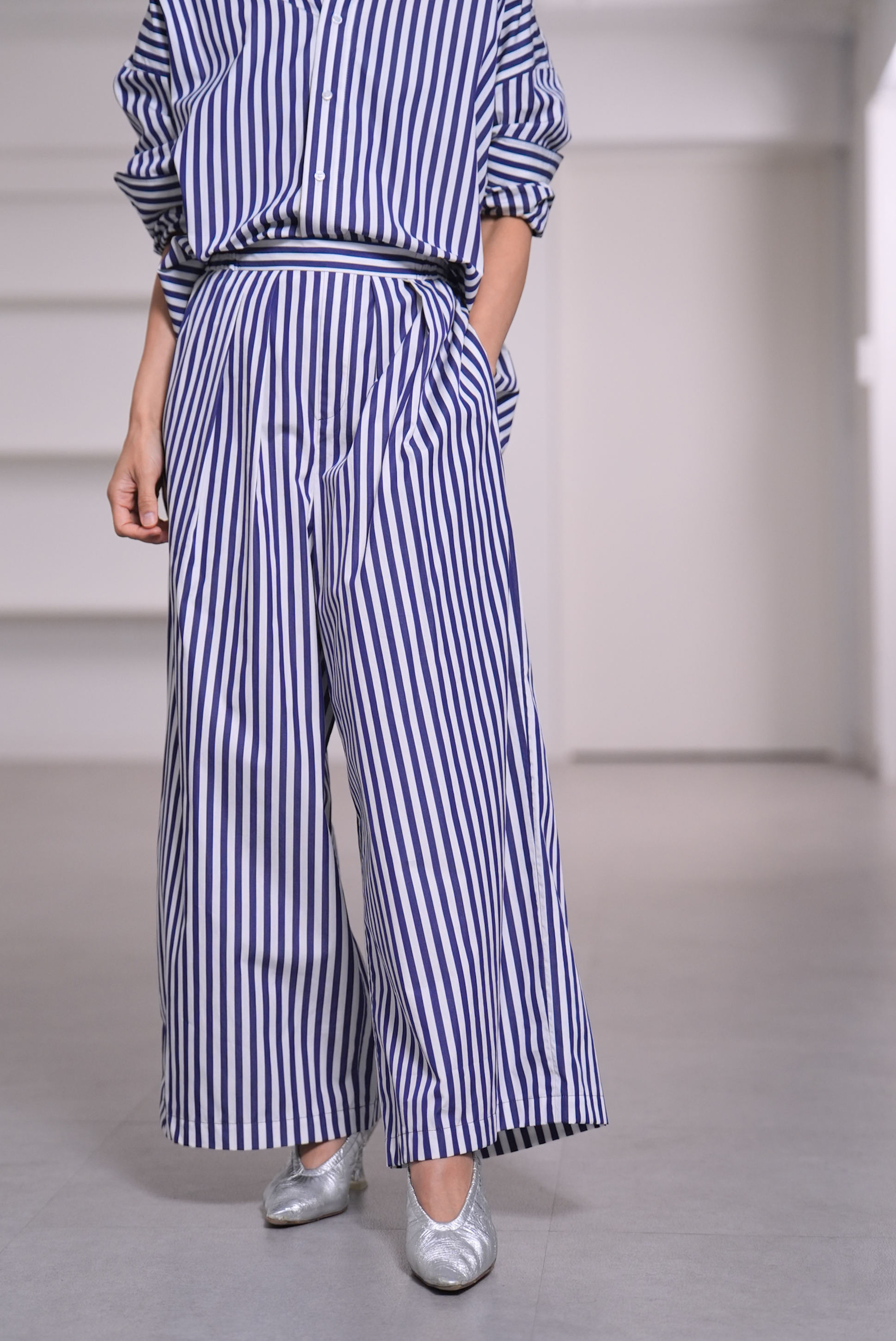 Rowan Stripe White/Navyの画像