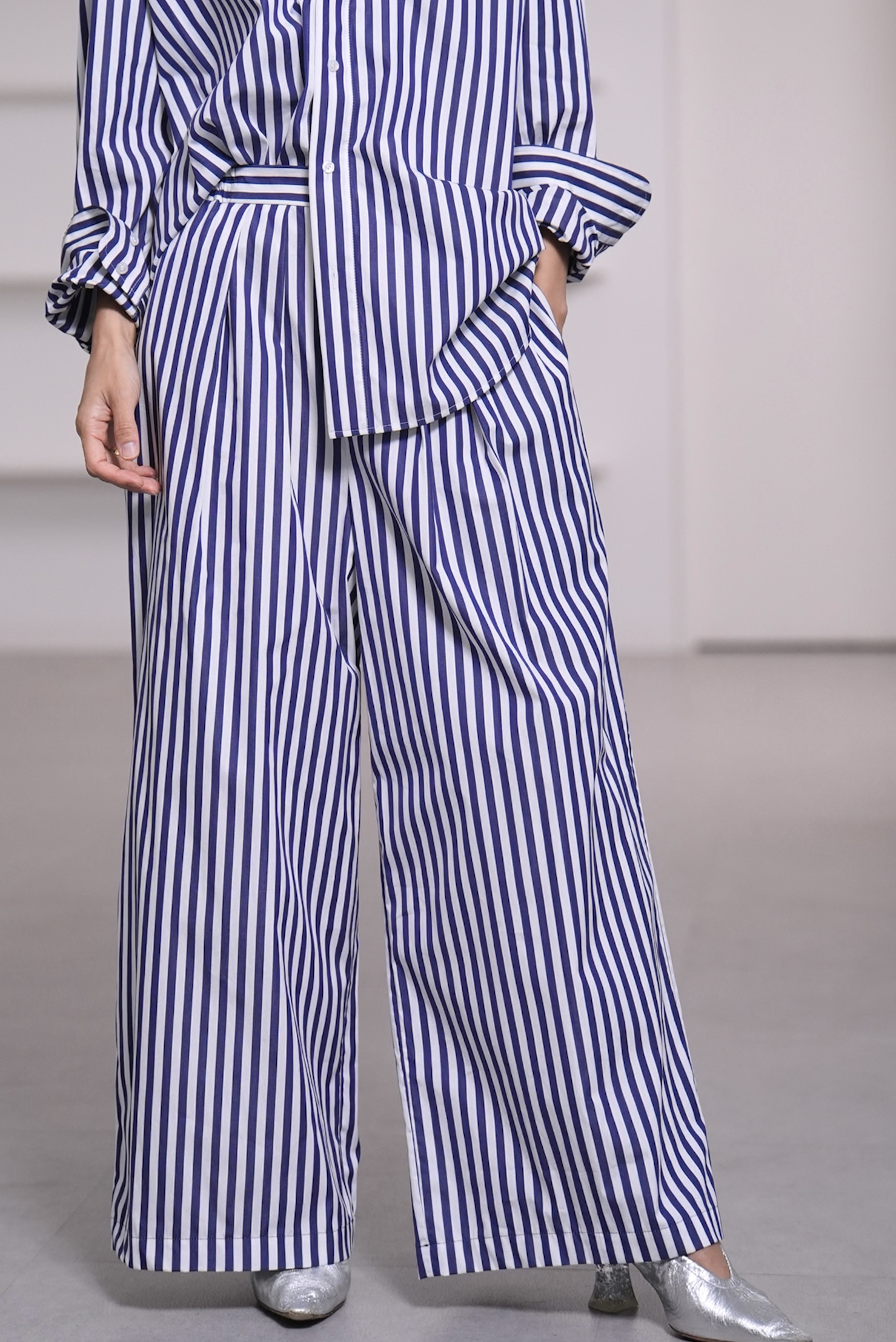 Rowan Stripe White/Navyの画像