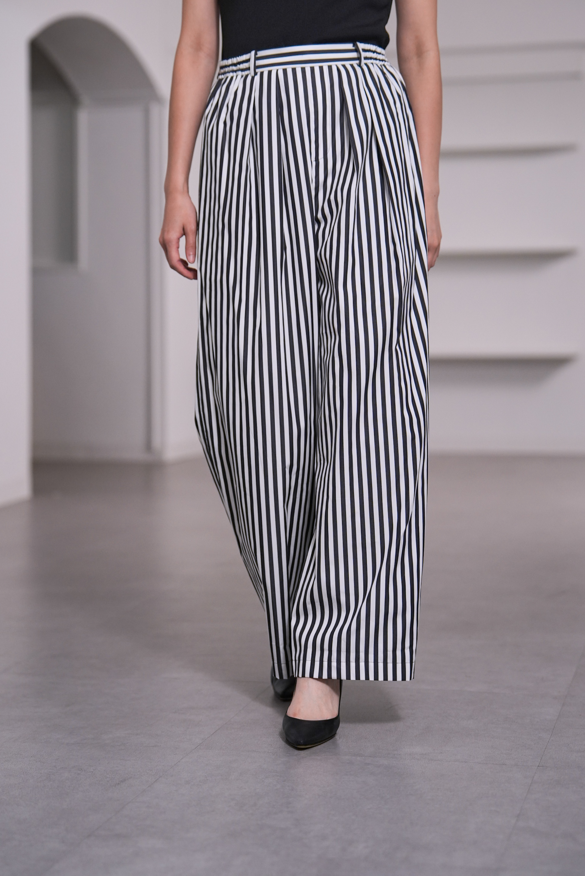 Rowan Stripe White/Blackの画像