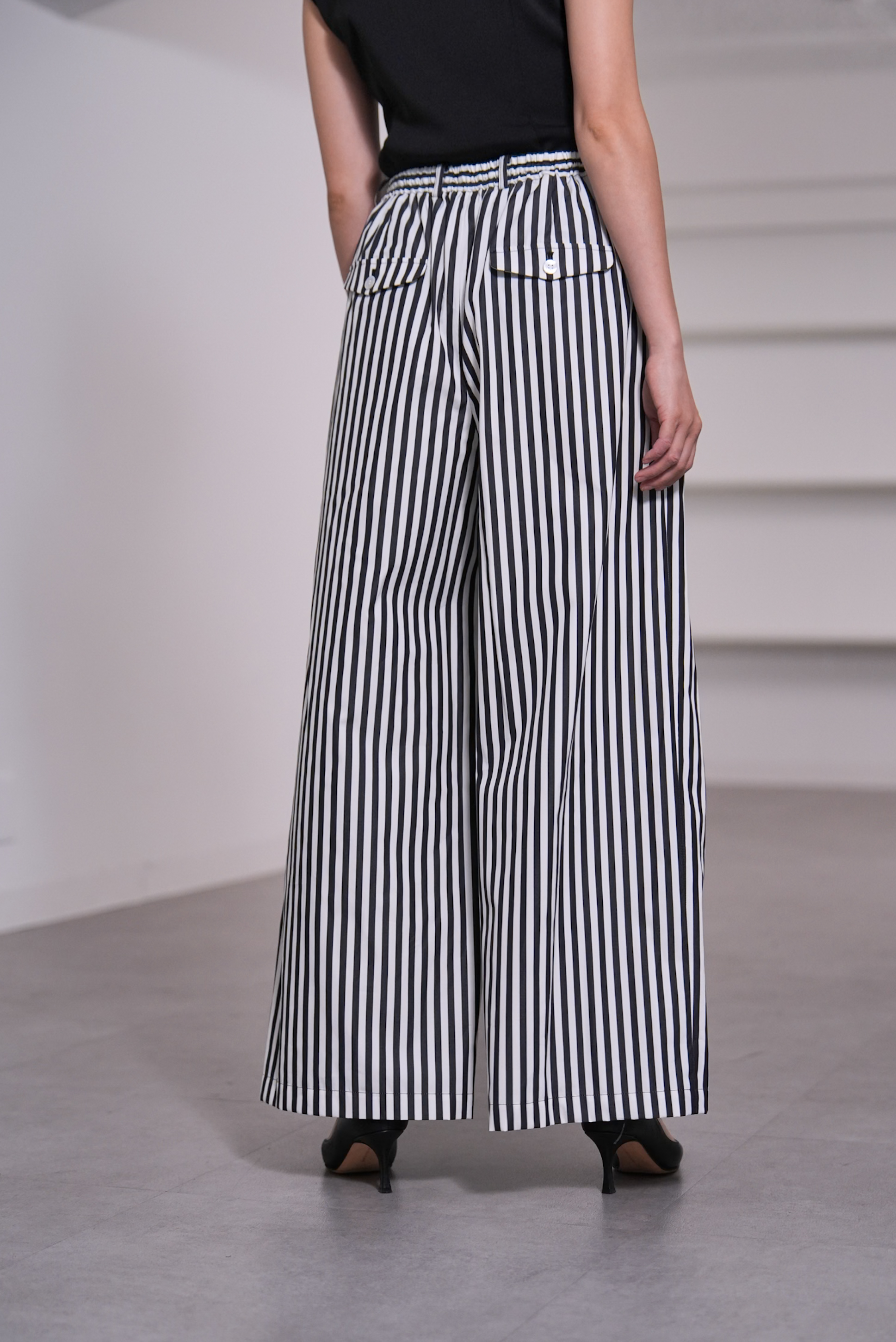 Rowan Stripe White/Blackの画像
