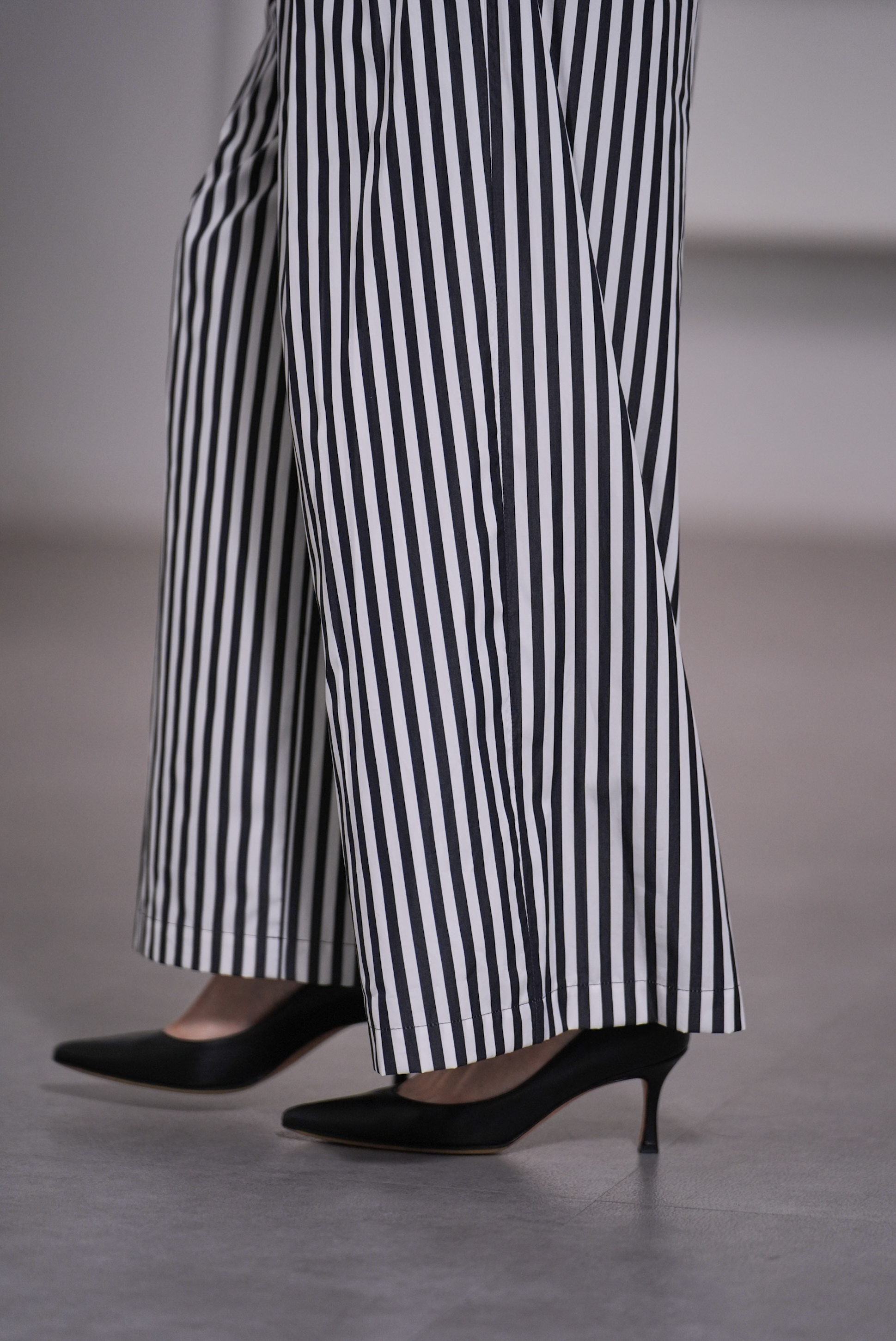 Rowan Stripe White/Blackの画像