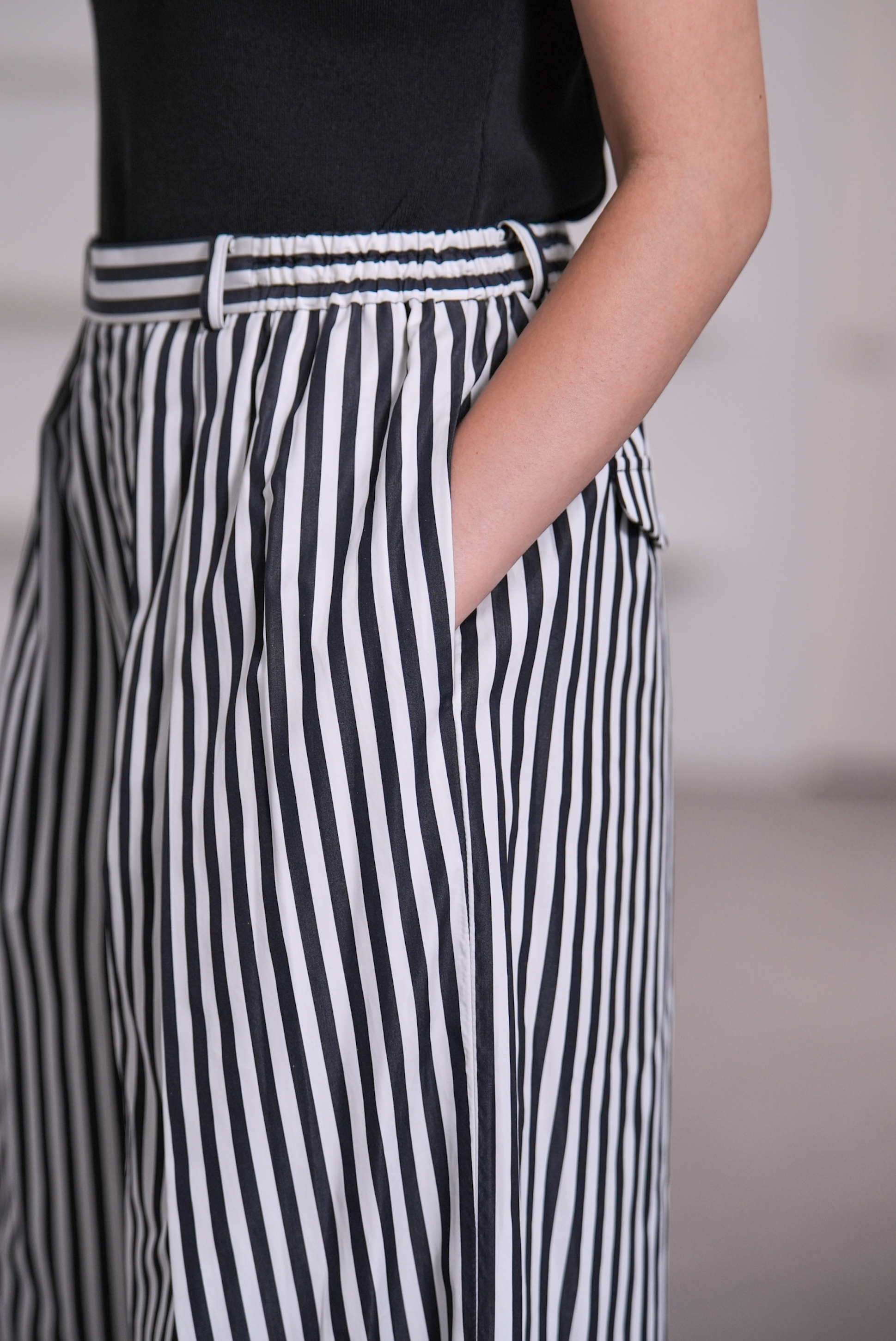 Rowan Stripe White/Blackの画像