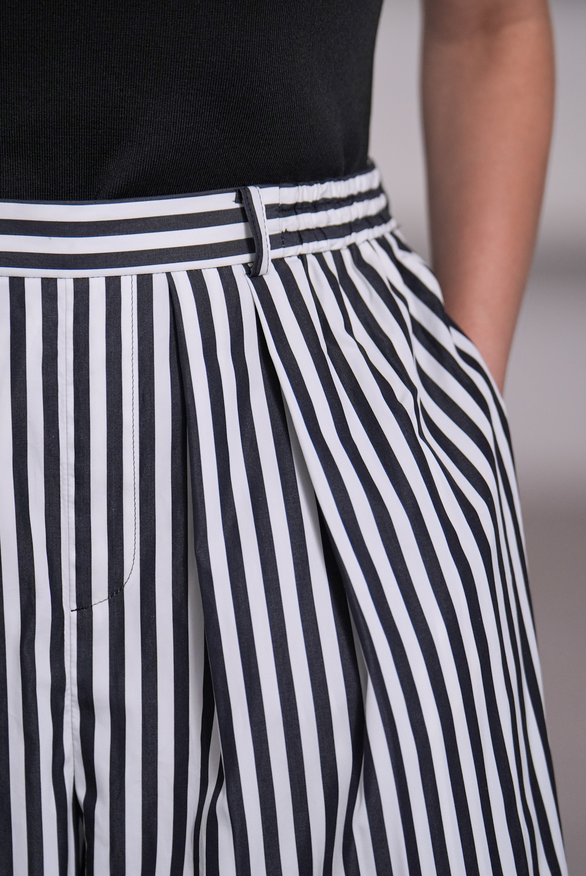Rowan Stripe White/Blackの画像