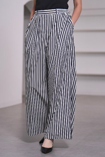 Rowan Stripe White/Blackの画像