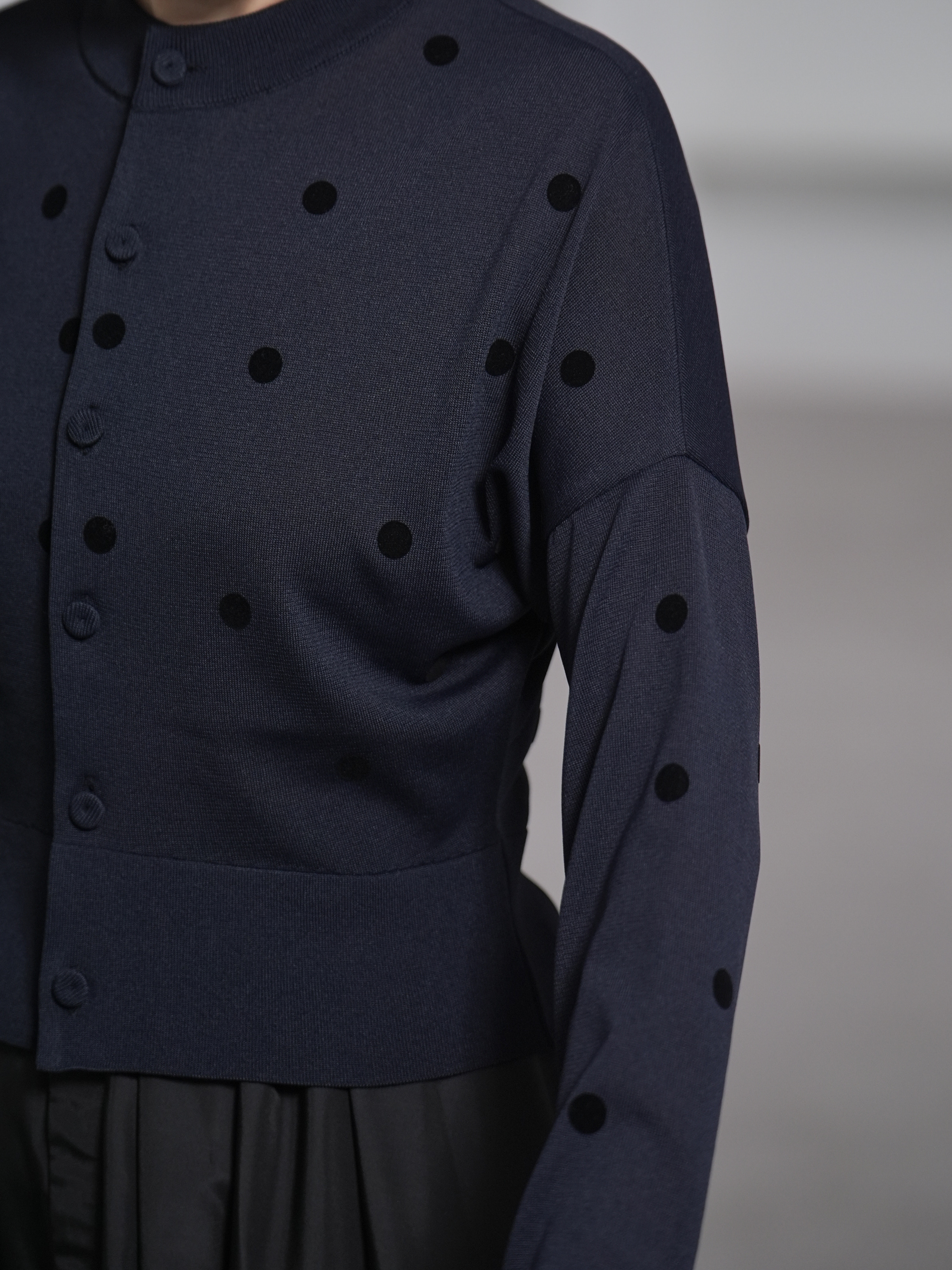 Demi Sheer Dot Navy/Blackの画像
