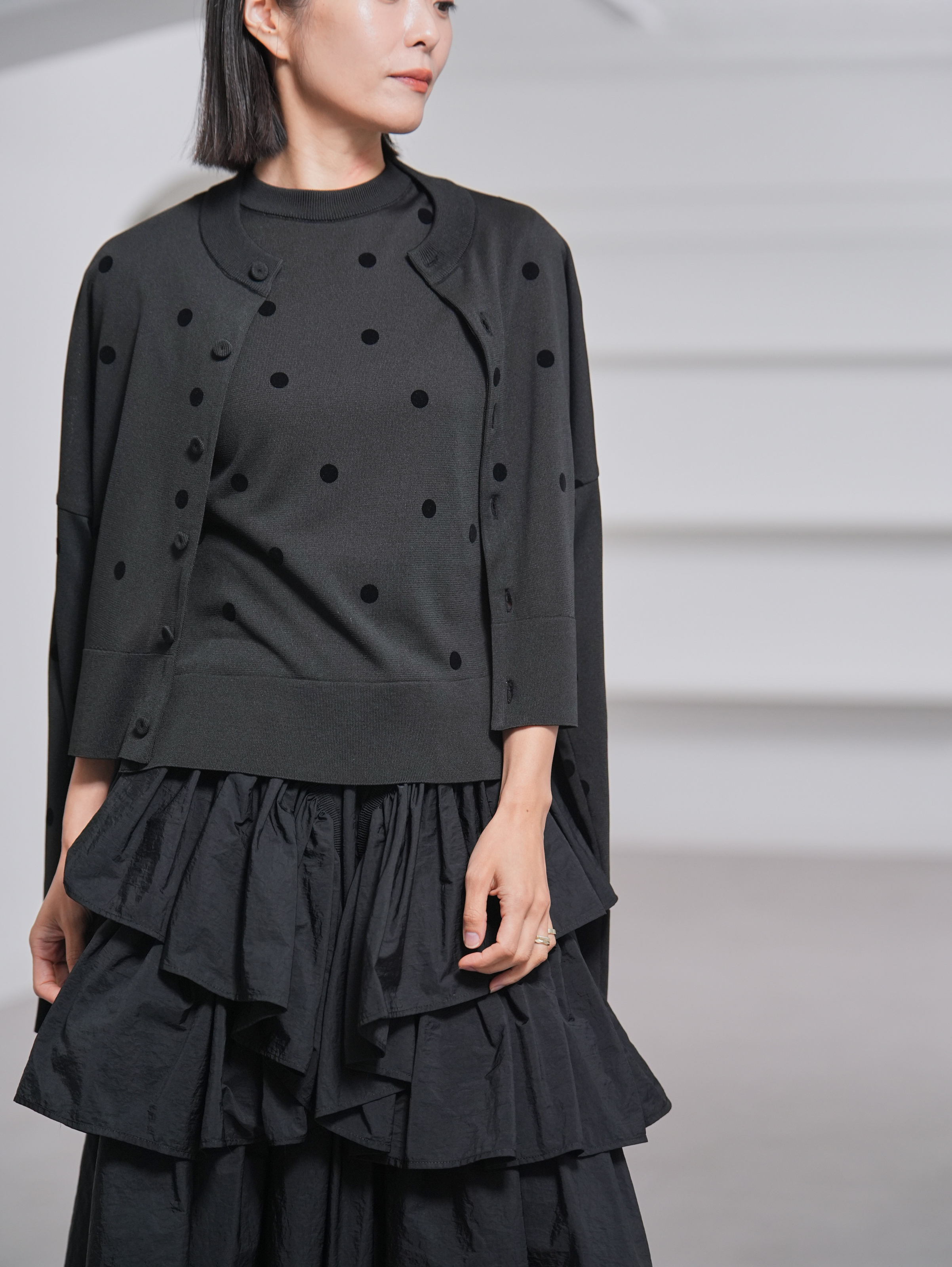 Darcy Sheer Dot Black/Blackの画像