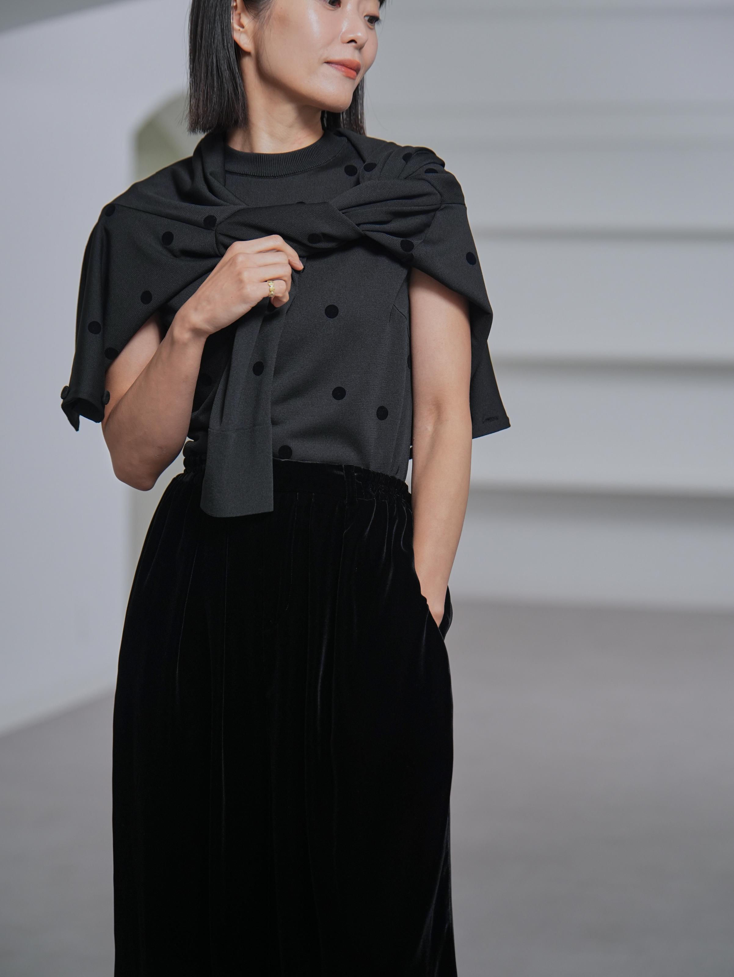 Darcy Sheer Dot Black/Blackの画像