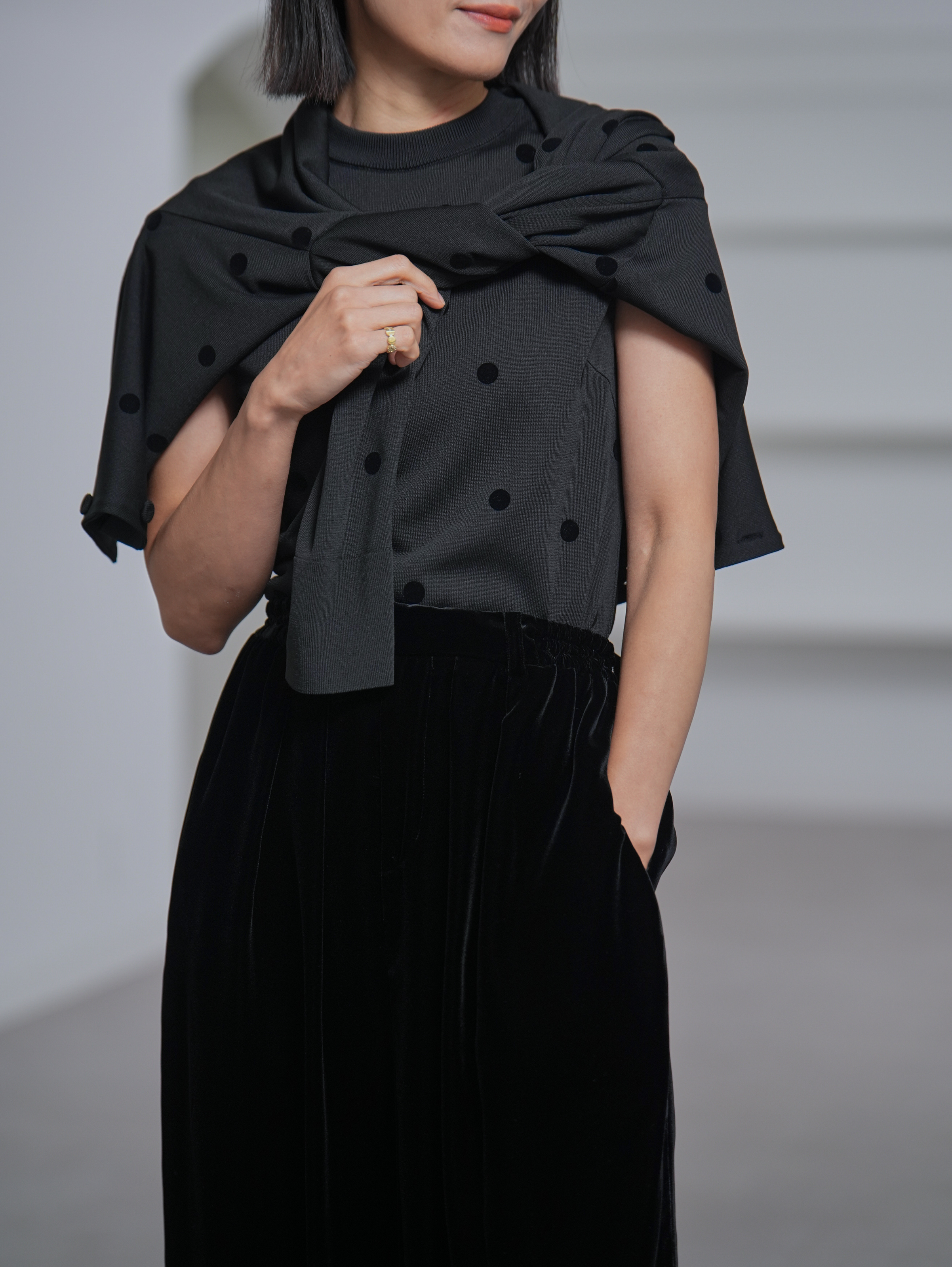 Darcy Sheer Dot Black/Blackの画像