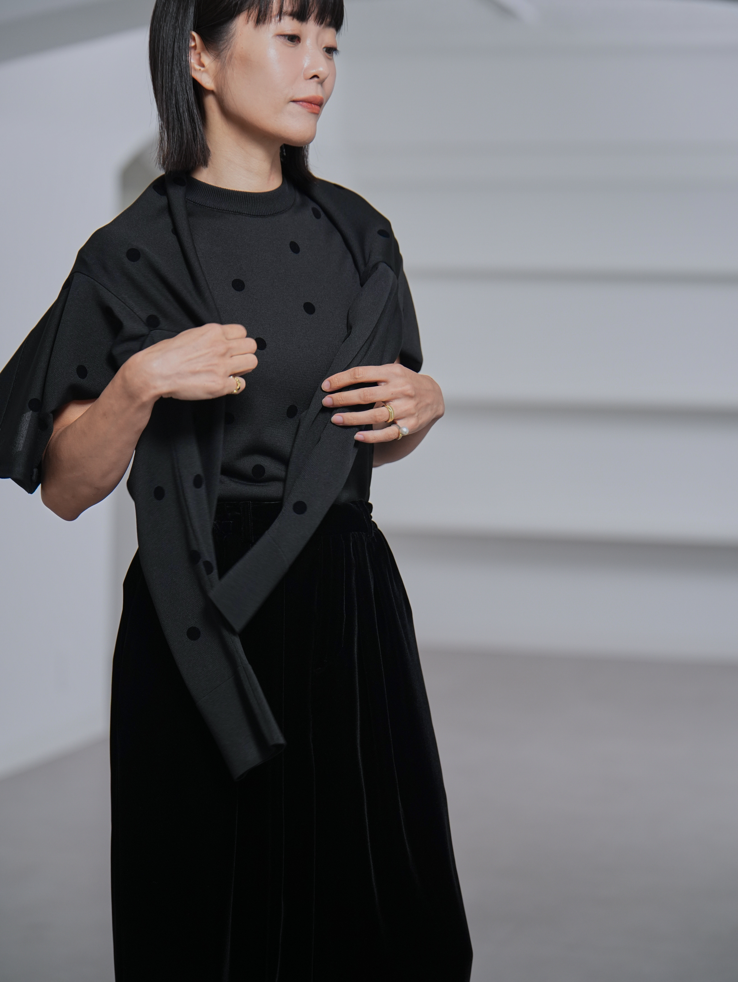 Darcy Sheer Dot Black/Blackの画像