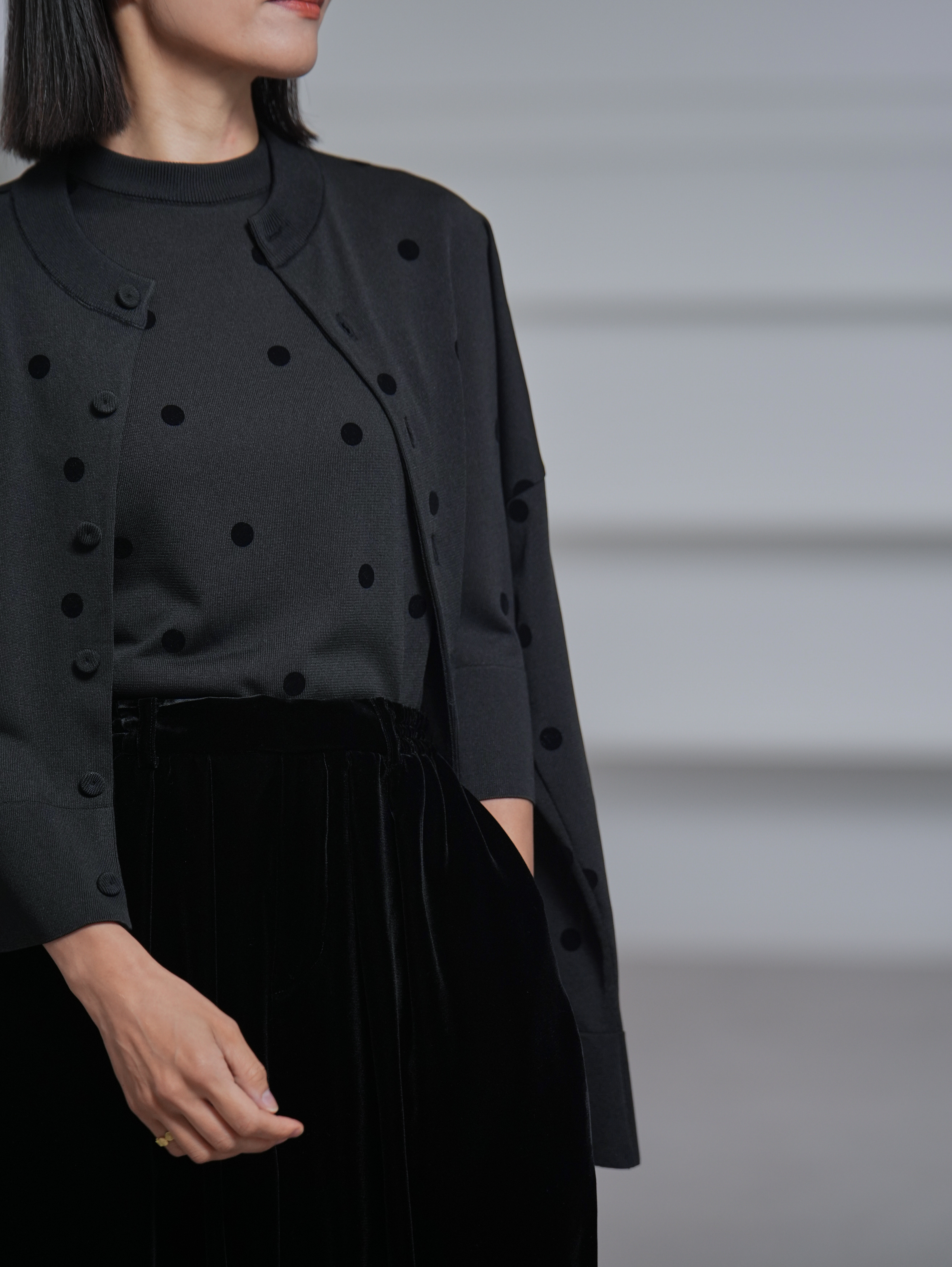 Darcy Sheer Dot Black/Blackの画像