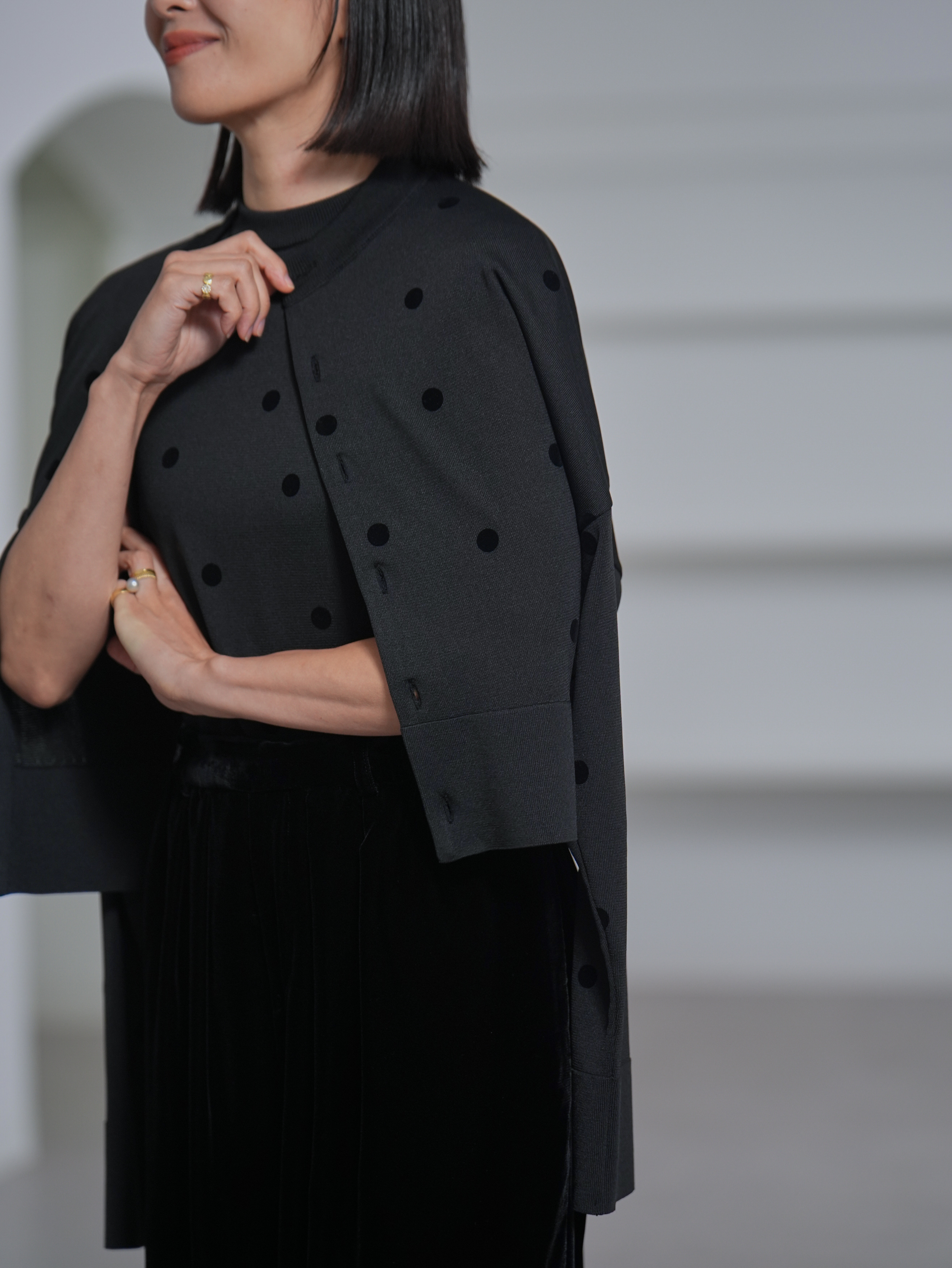 Darcy Sheer Dot Black/Blackの画像