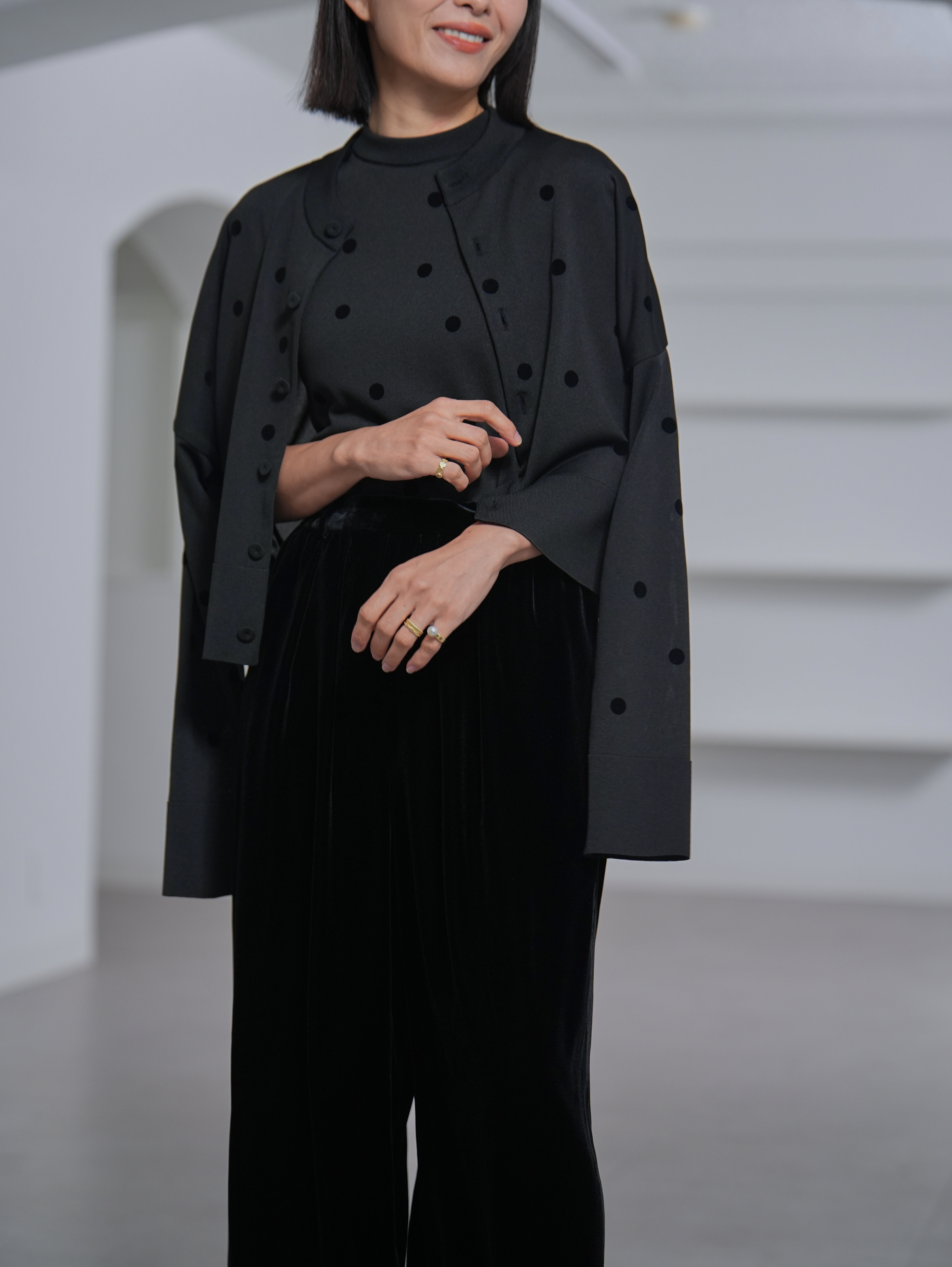Darcy Sheer Dot Black/Blackの画像