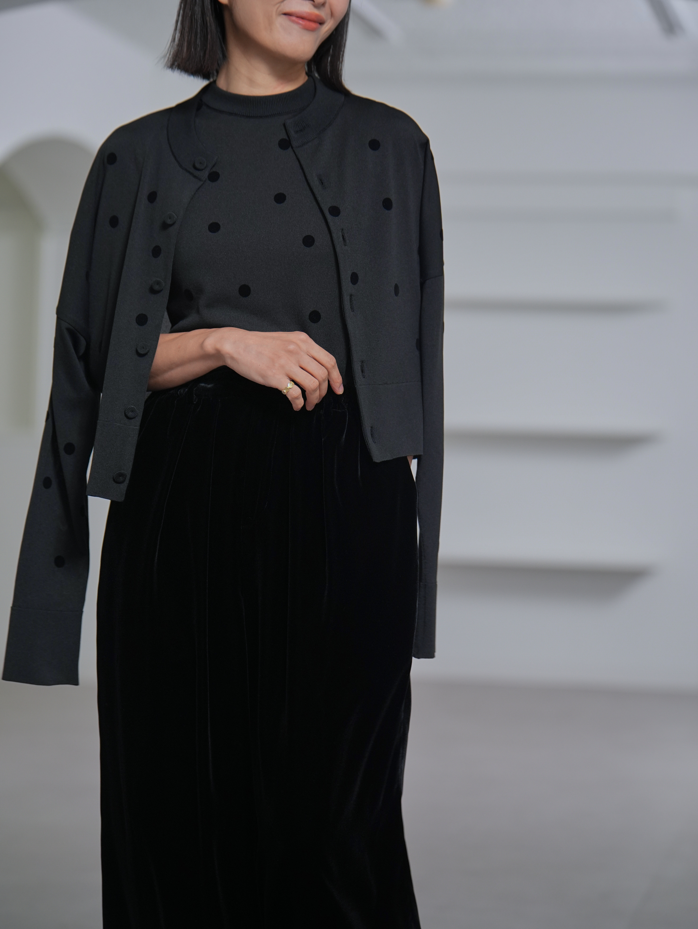 Darcy Sheer Dot Black/Blackの画像