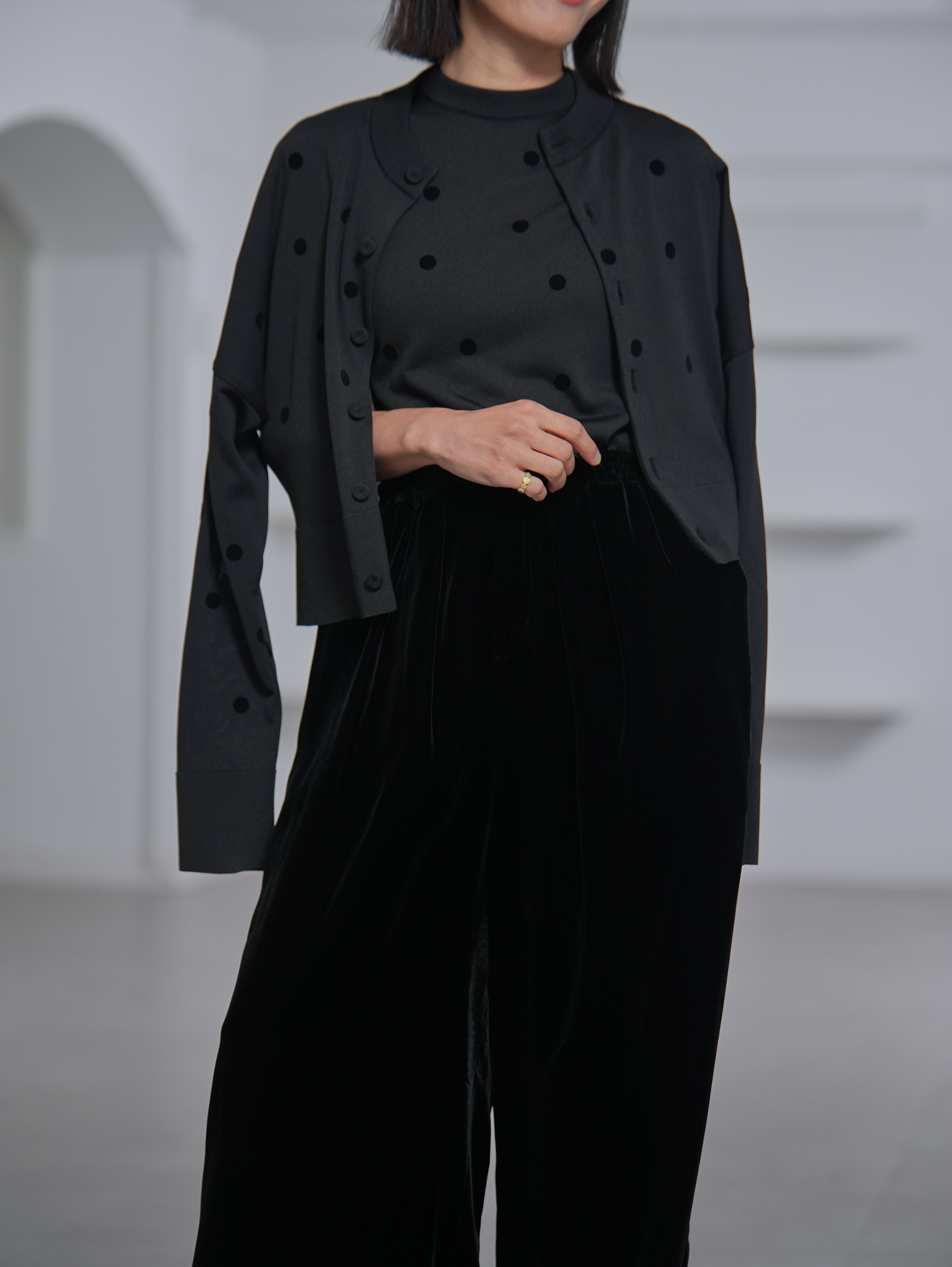 Darcy Sheer Dot Black/Blackの画像