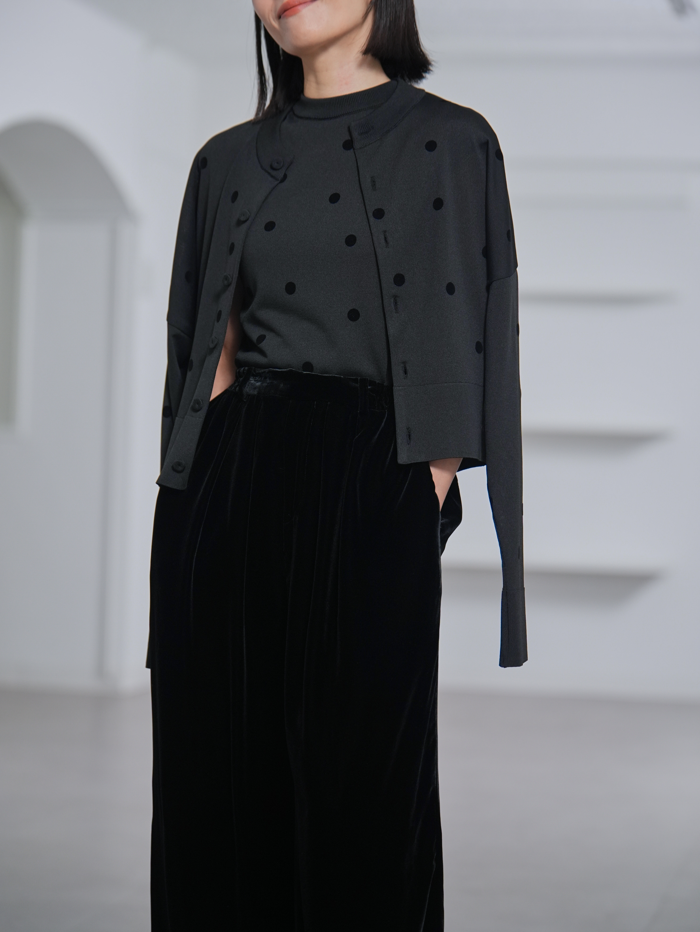 Darcy Sheer Dot Black/Blackの画像