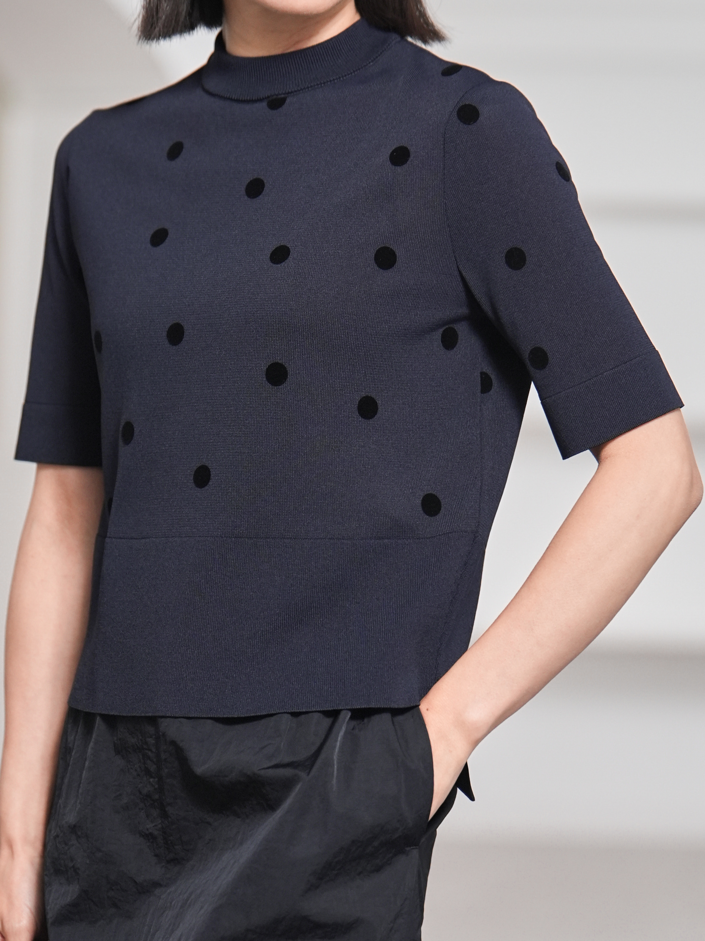 Darcy Sheer Dot Navy/Blackの画像