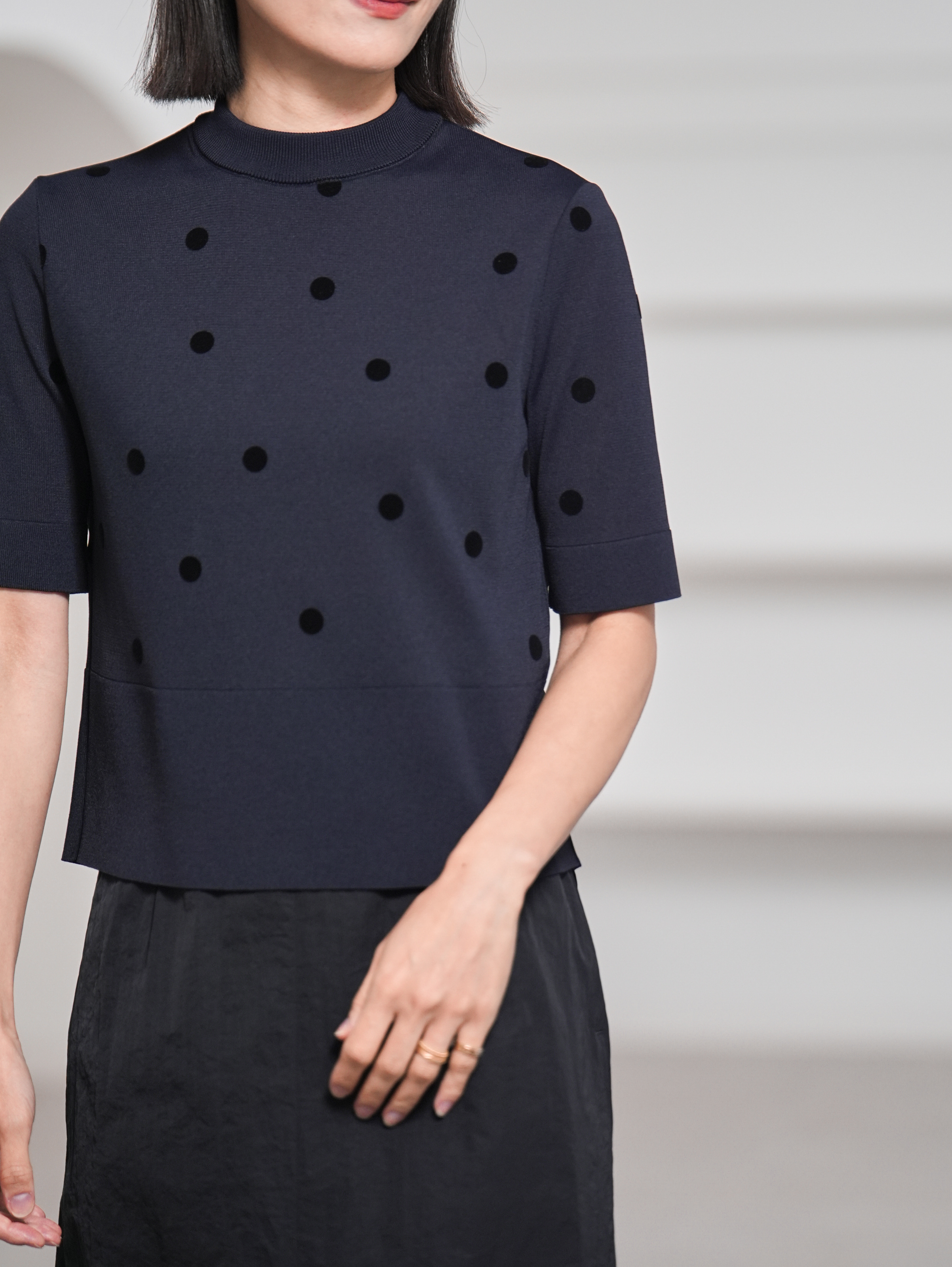 Darcy Sheer Dot Navy/Blackの画像