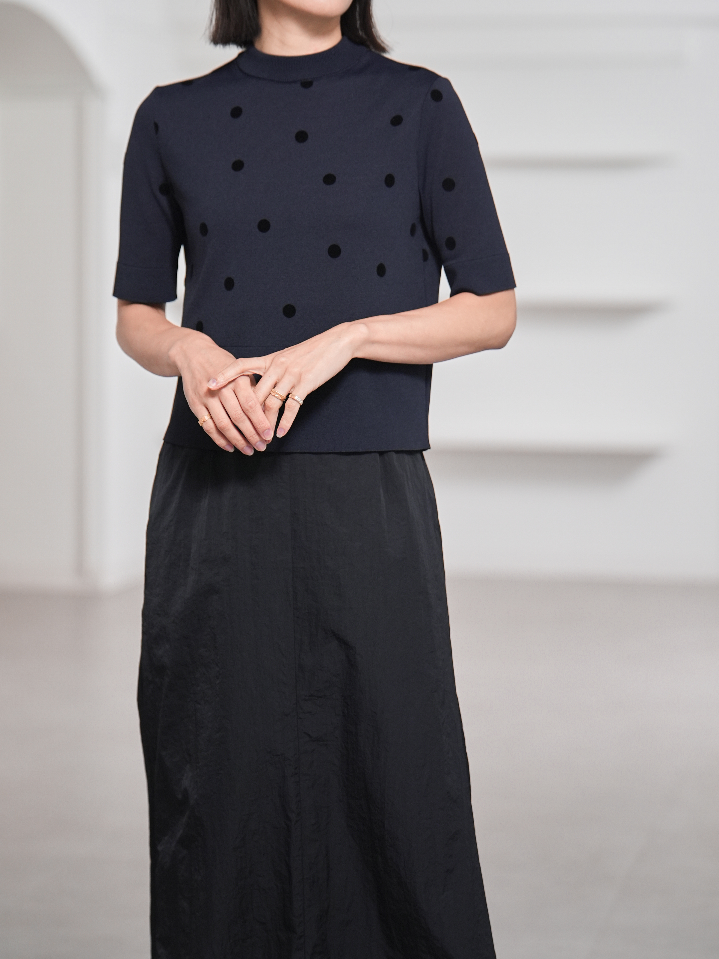 Darcy Sheer Dot Navy/Blackの画像