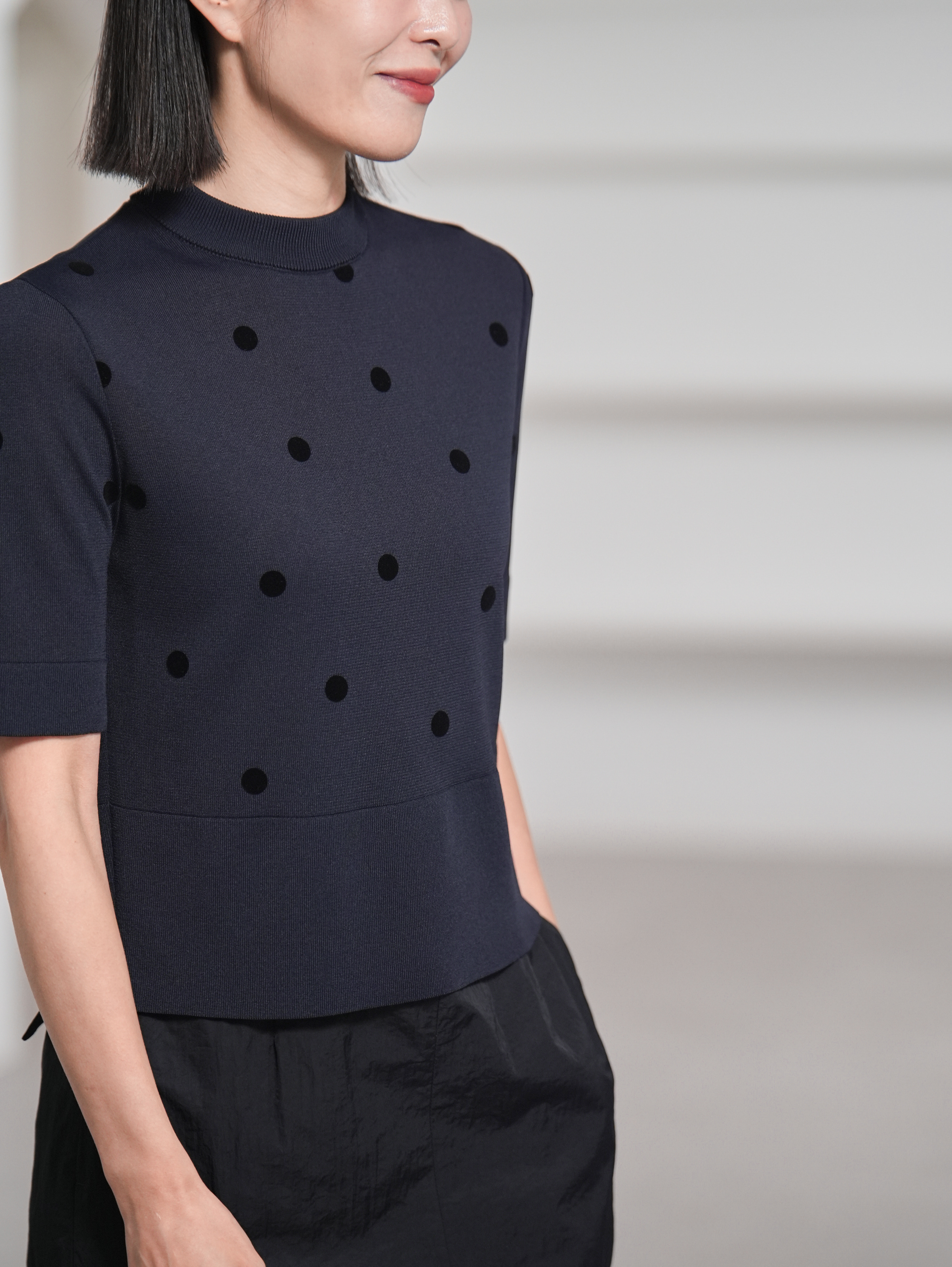 Darcy Sheer Dot Navy/Blackの画像