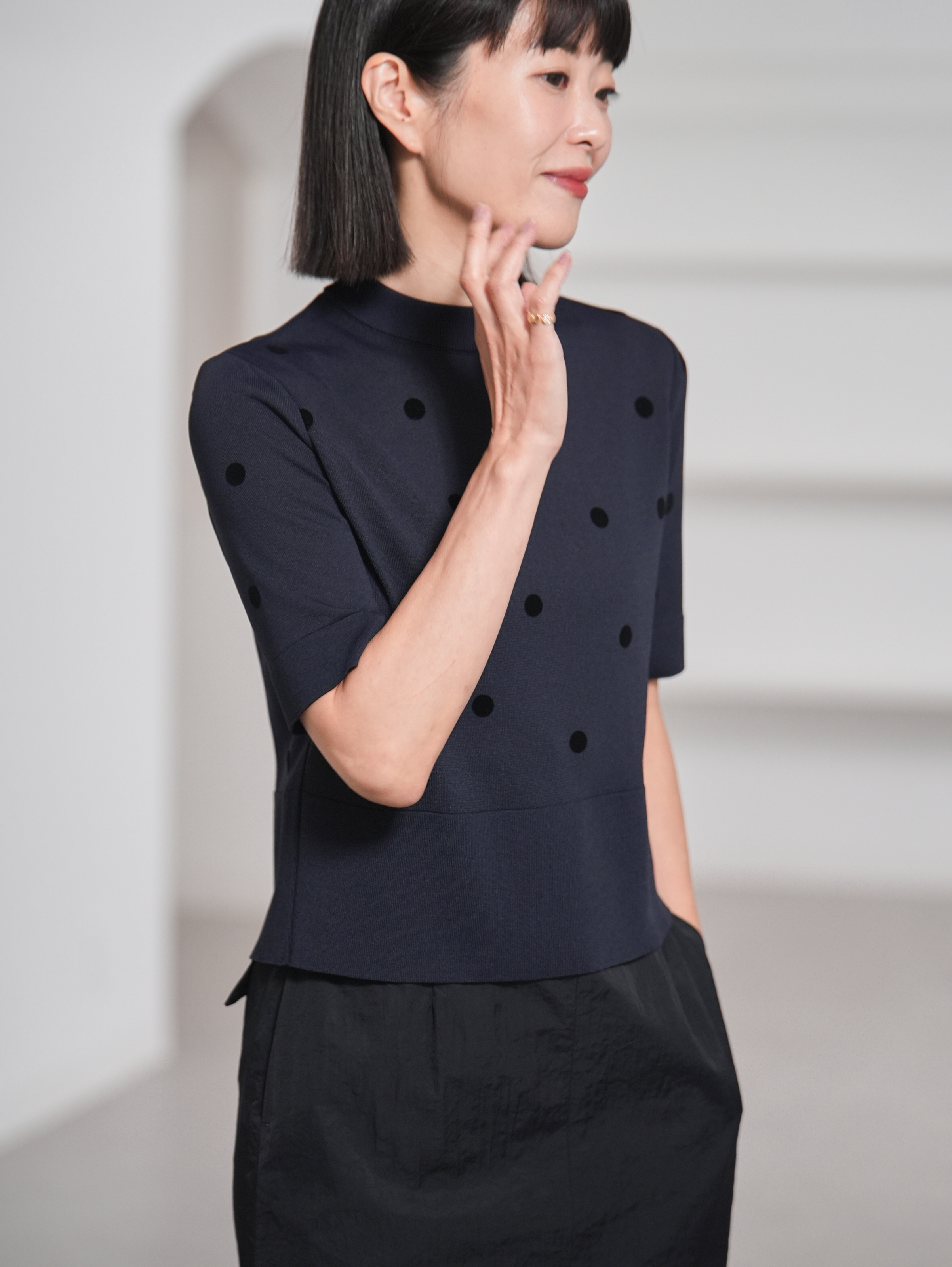Darcy Sheer Dot Navy/Blackの画像