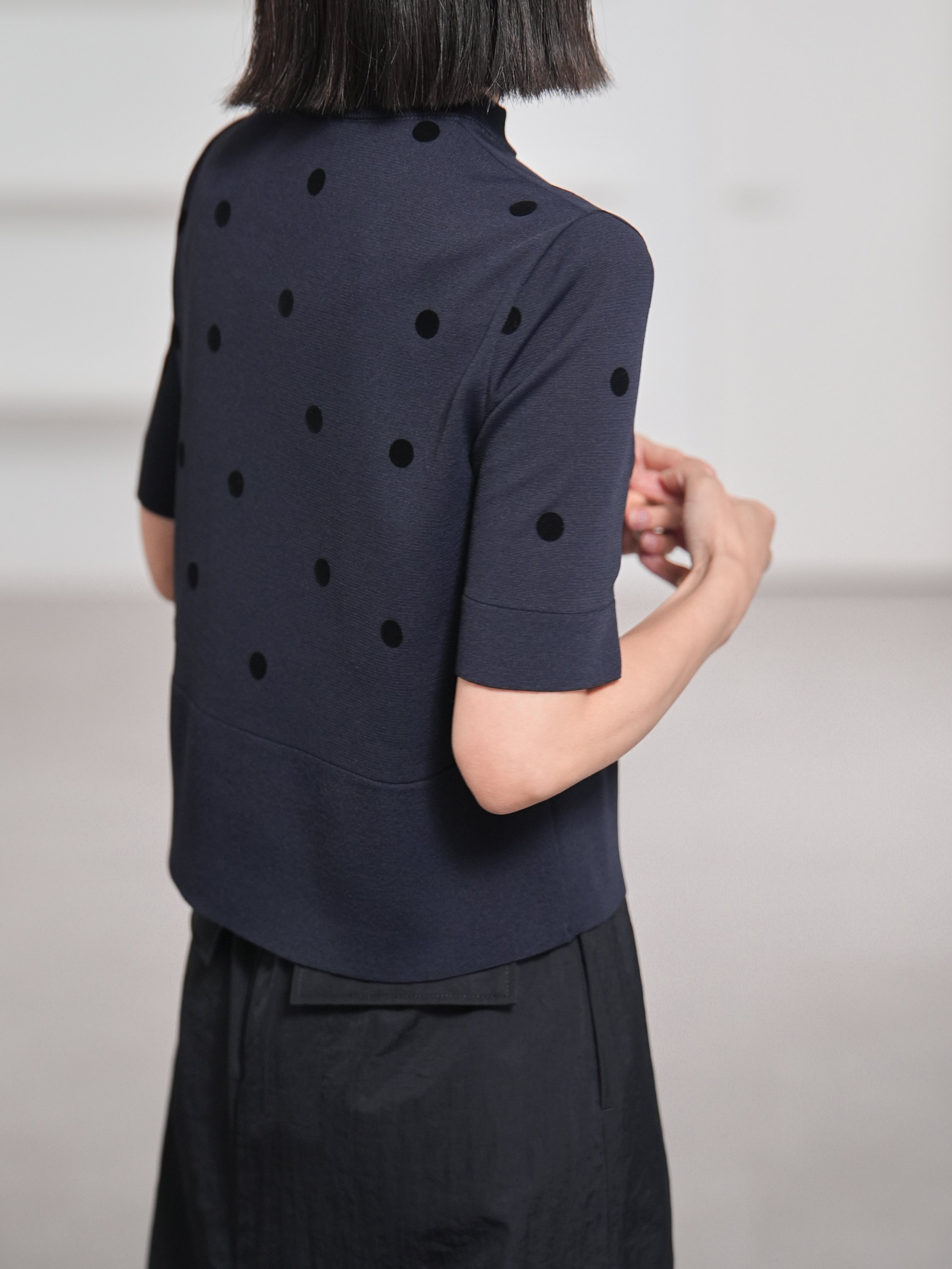 Darcy Sheer Dot Navy/Blackの画像