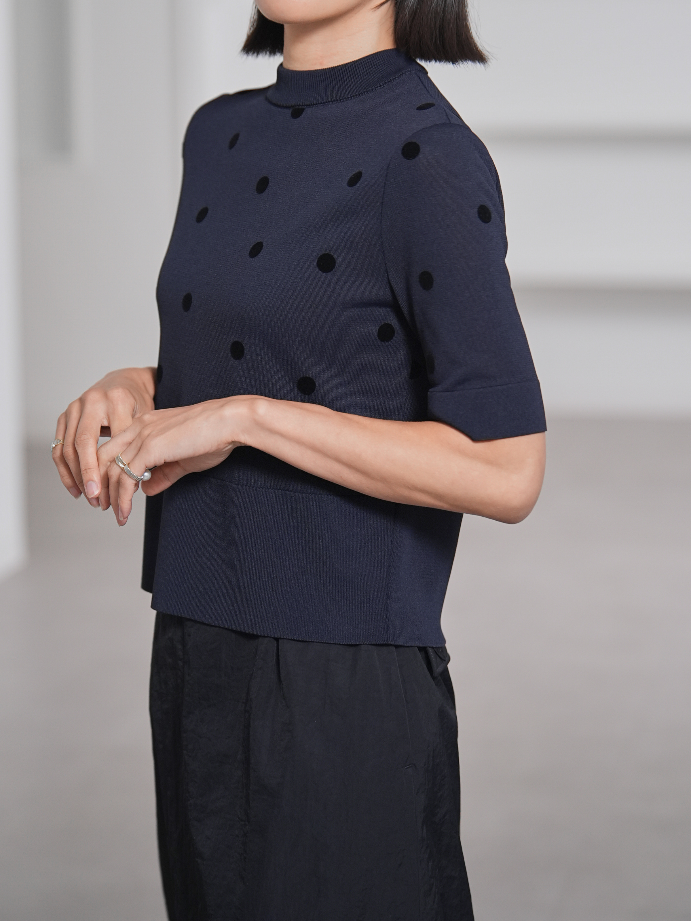 Darcy Sheer Dot Navy/Blackの画像