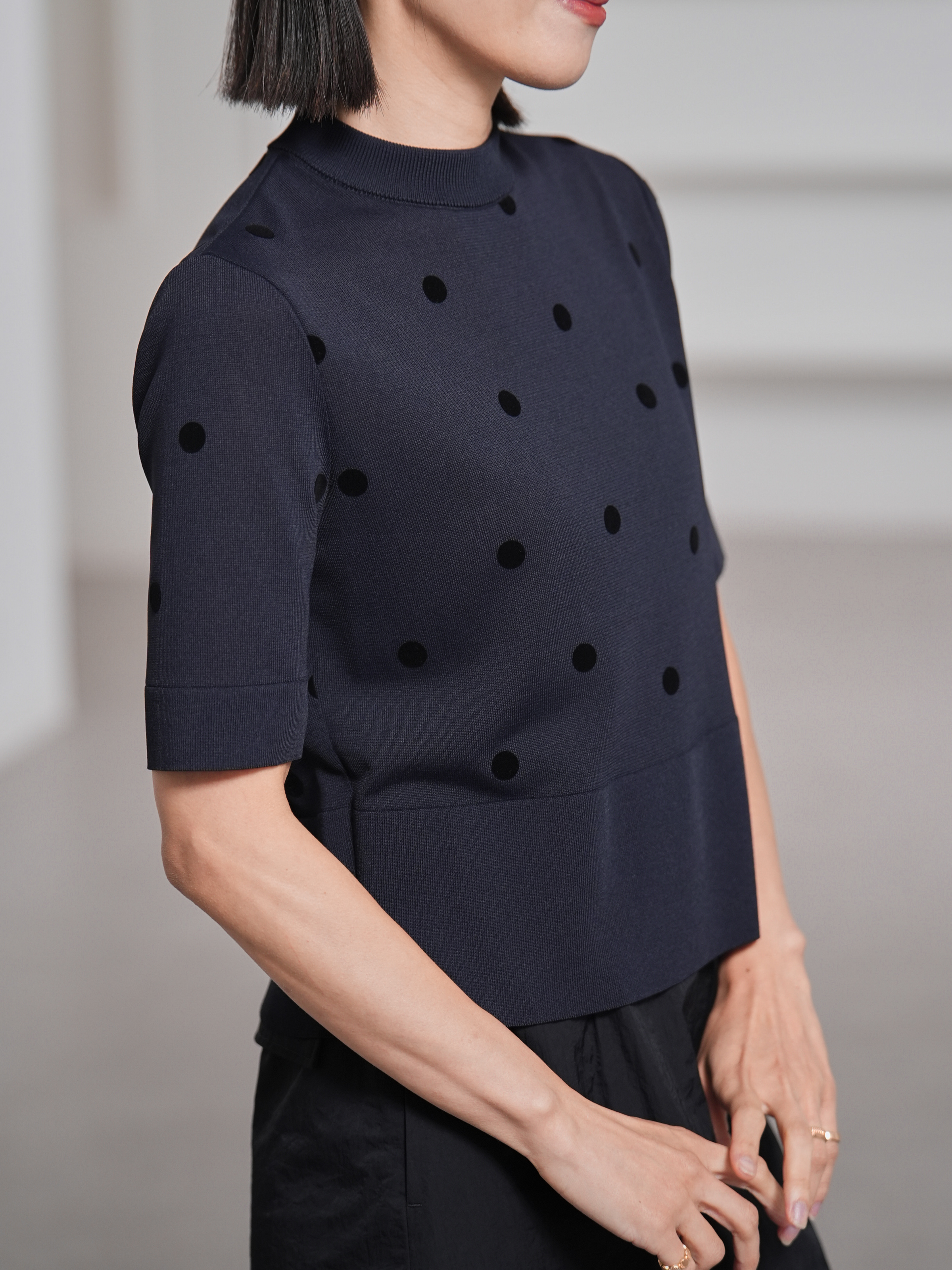 Darcy Sheer Dot Navy/Blackの画像