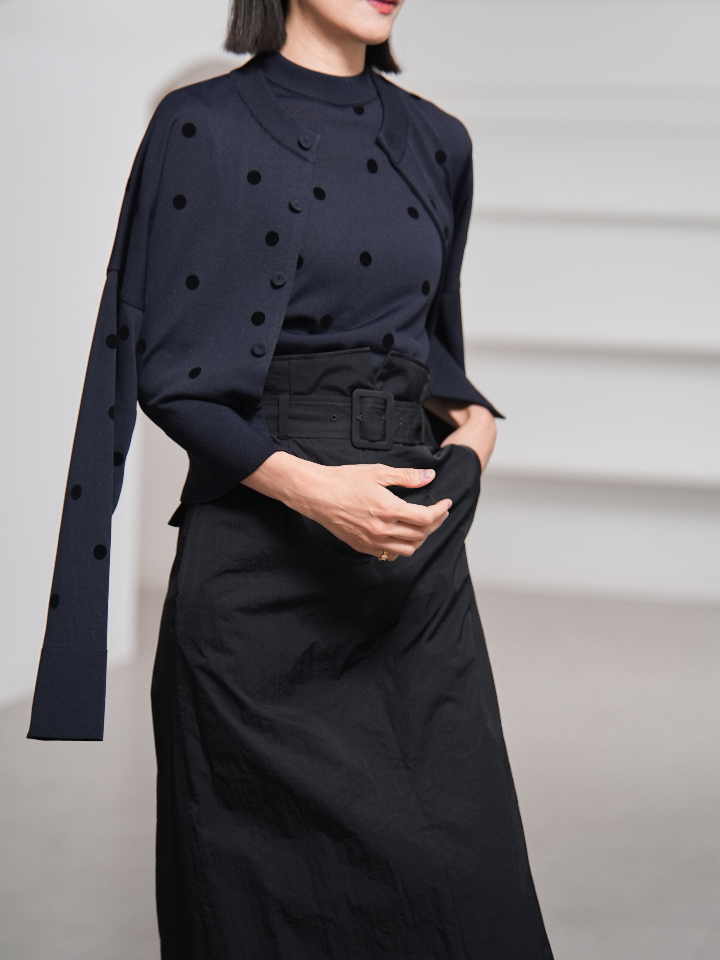 Darcy Sheer Dot Navy/Blackの画像
