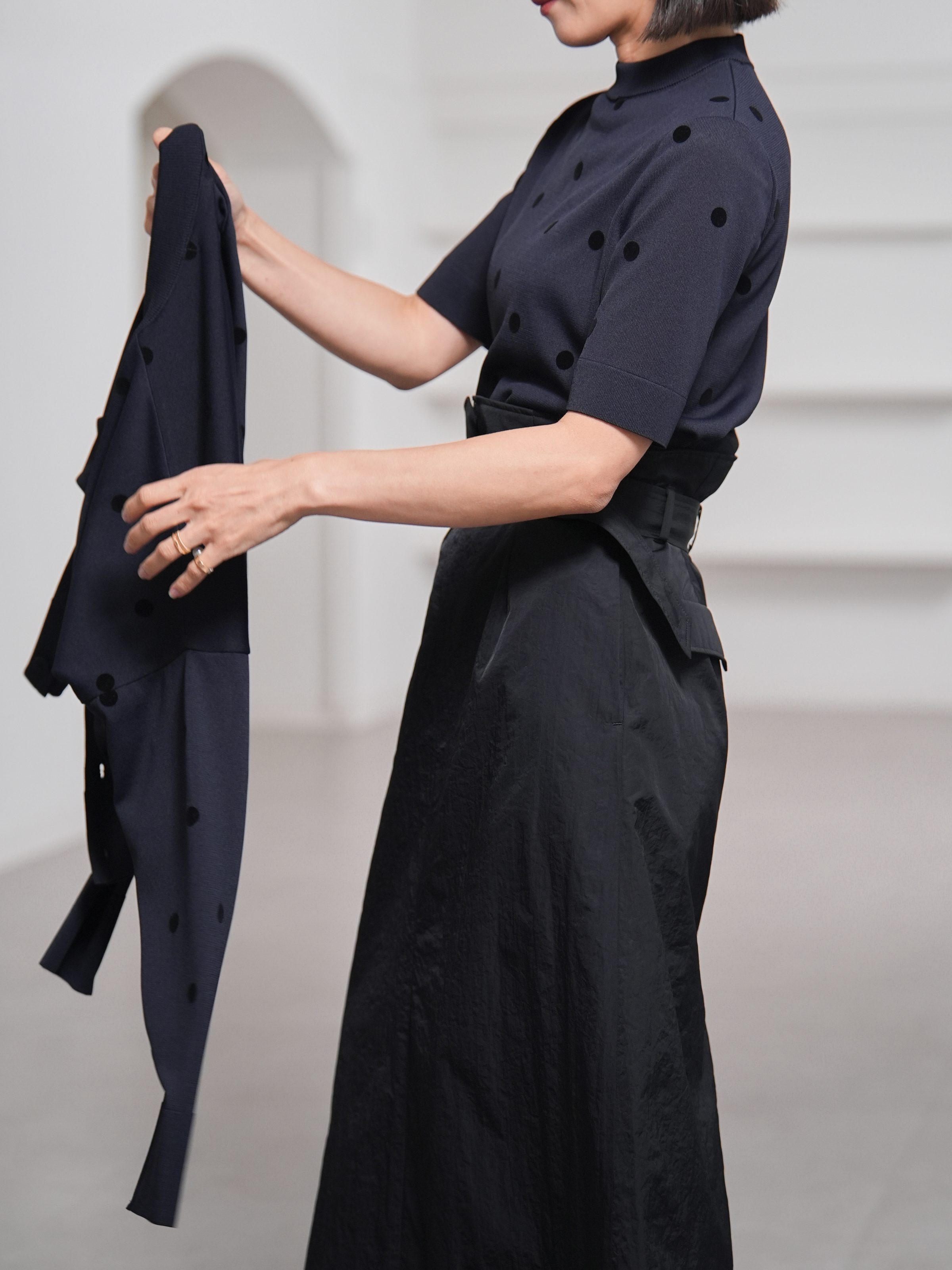 Darcy Sheer Dot Navy/Blackの画像