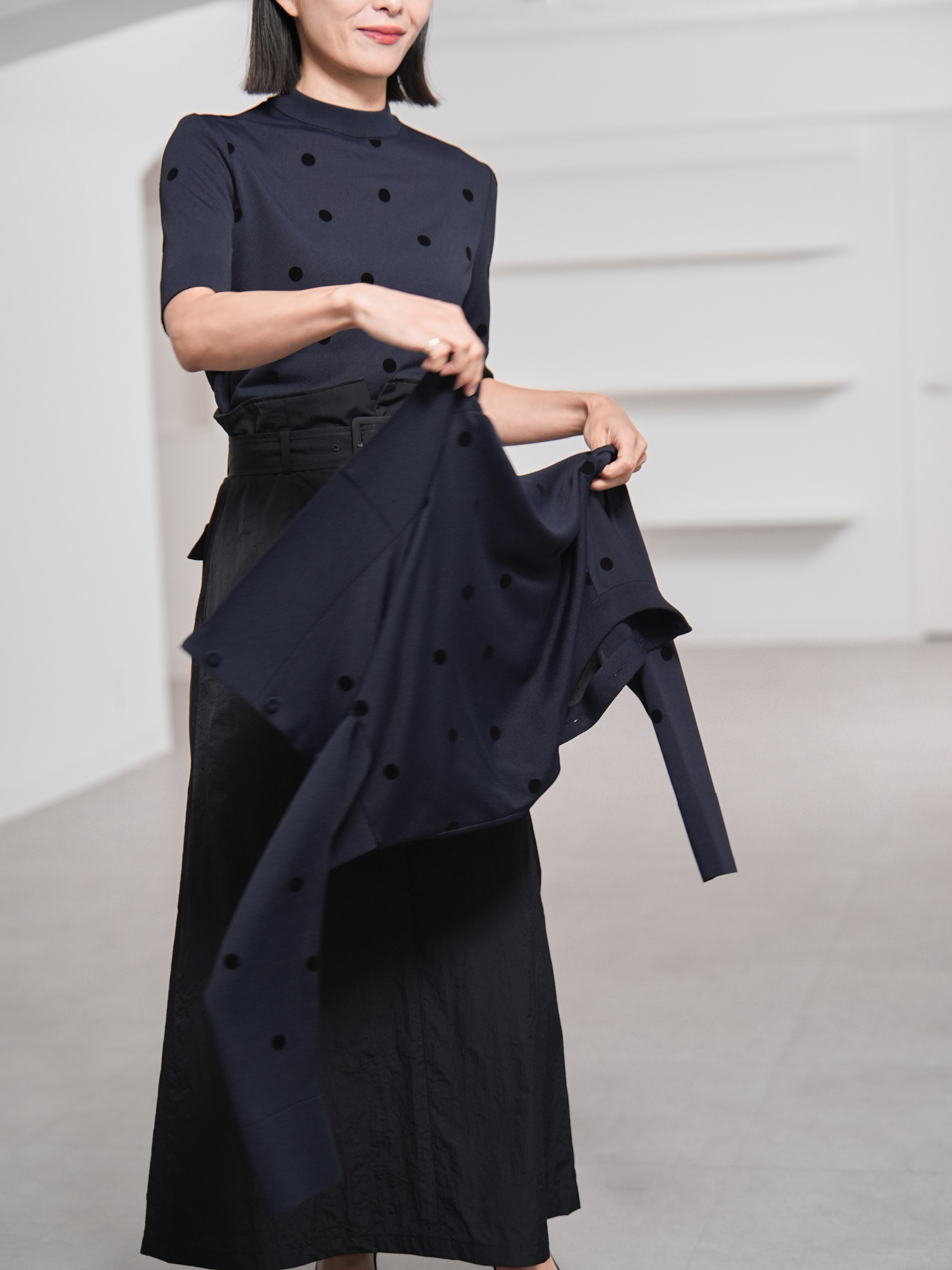 Darcy Sheer Dot Navy/Blackの画像
