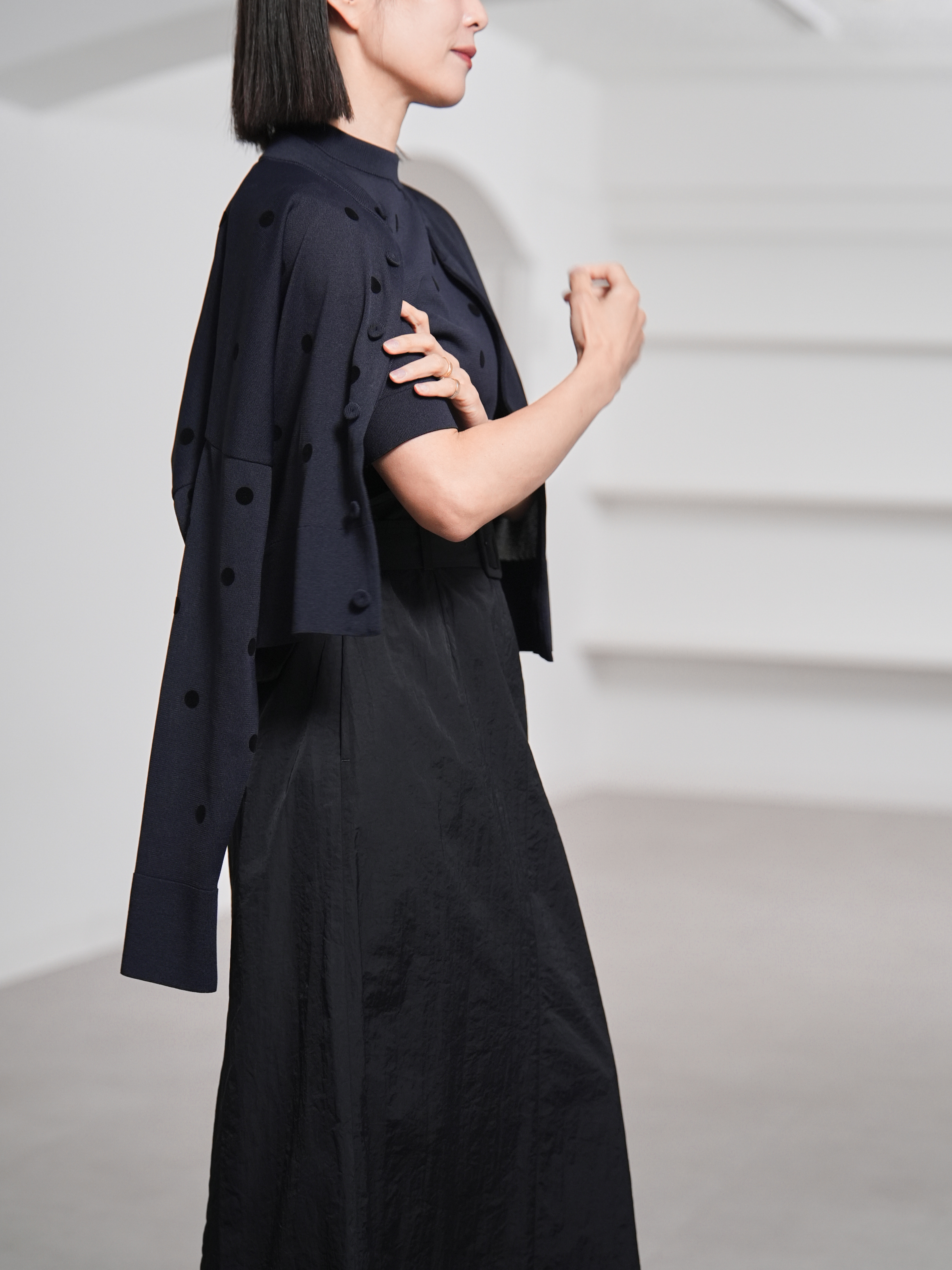 Darcy Sheer Dot Navy/Blackの画像