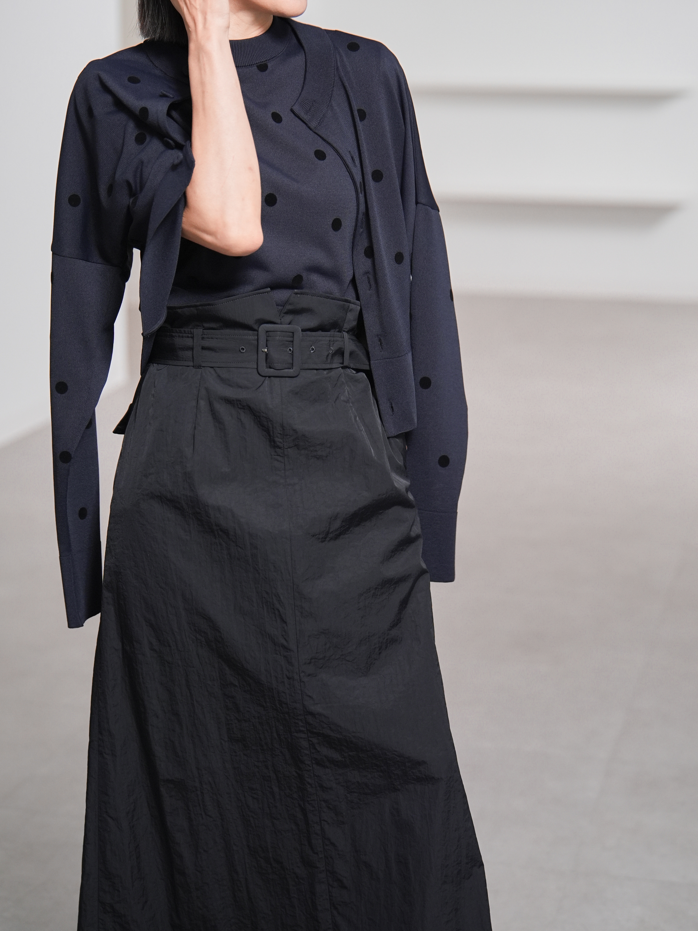 Darcy Sheer Dot Navy/Blackの画像