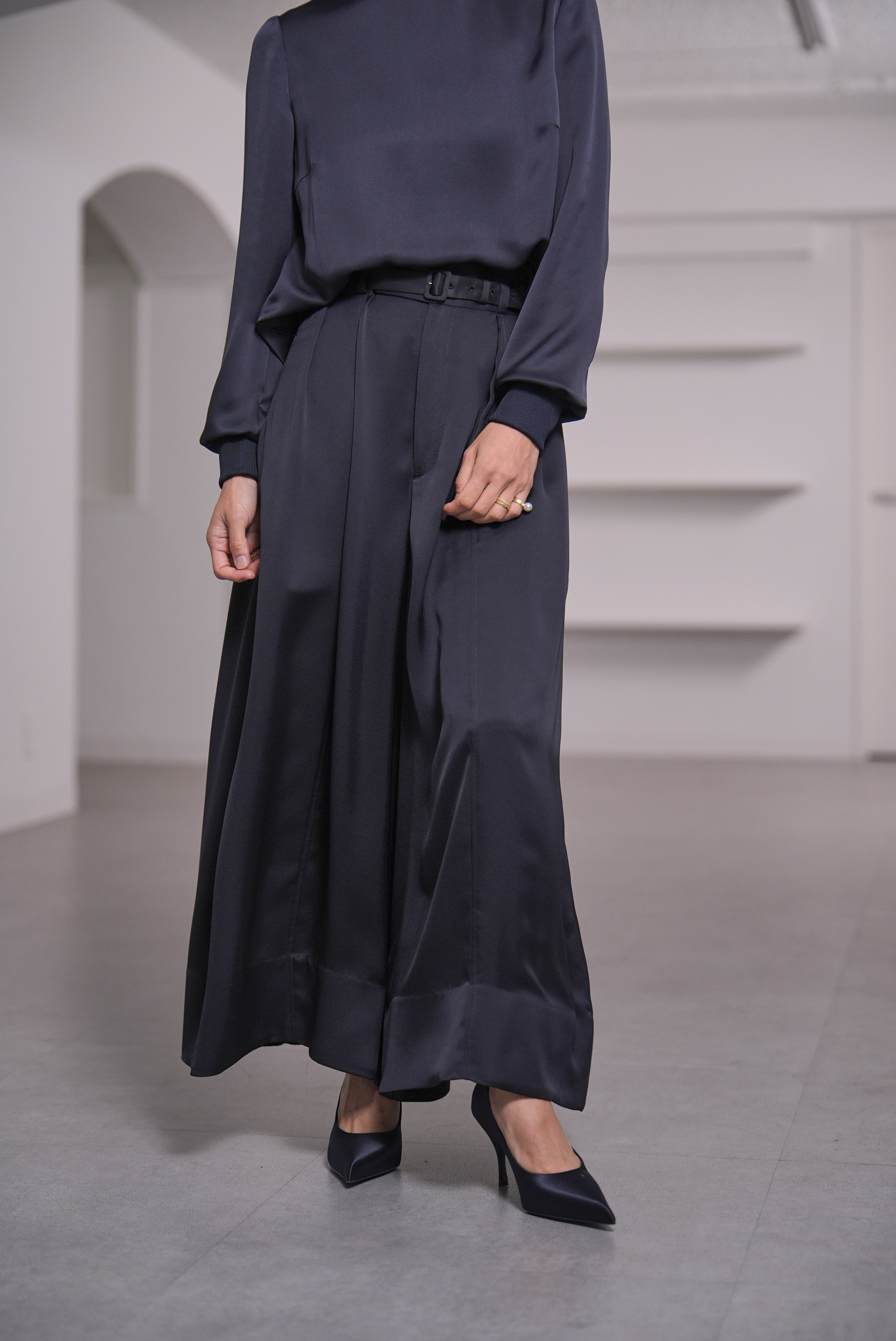 Fred Satin Navyの画像