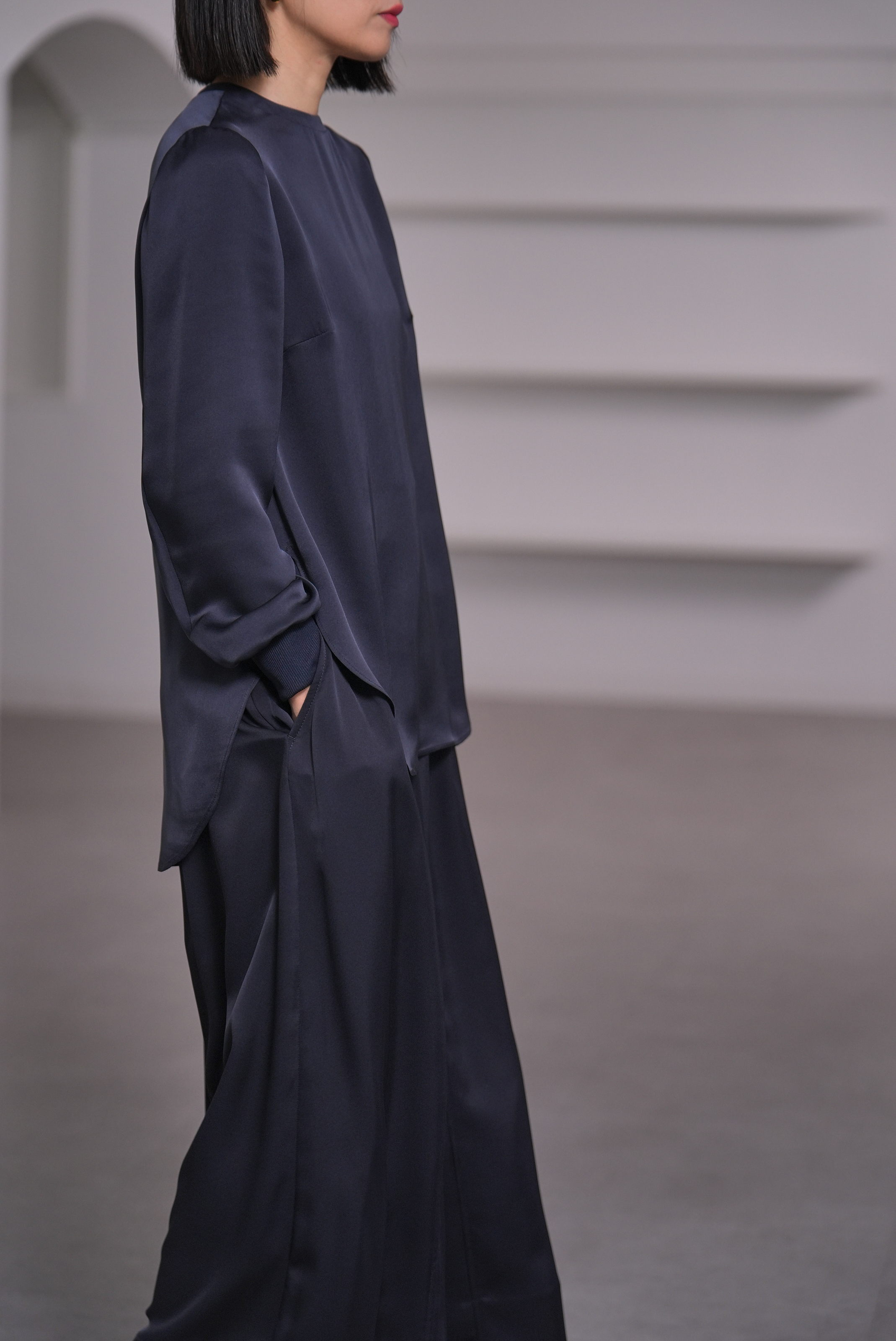 Fred Satin Navyの画像