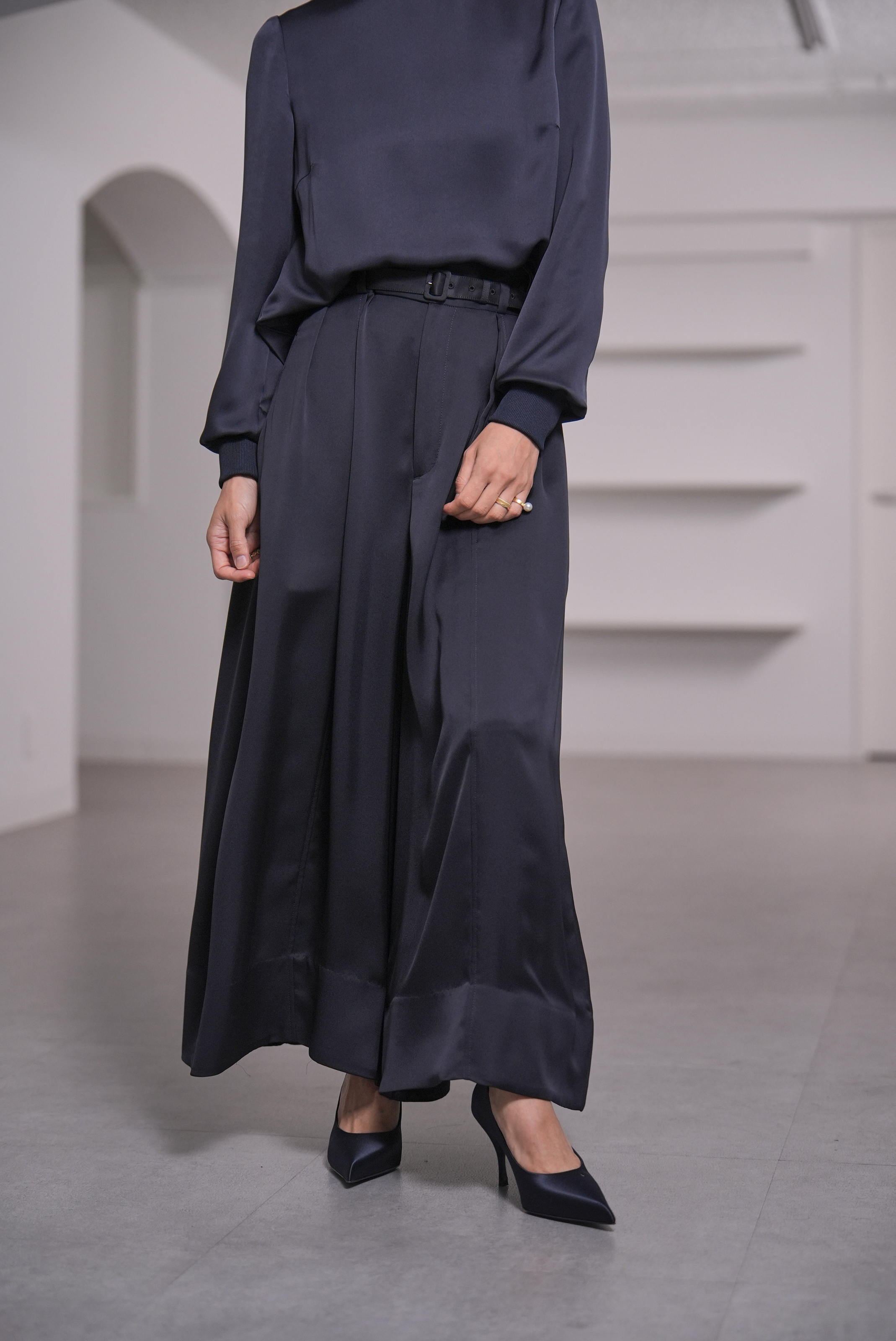 Fred Satin Navyの画像
