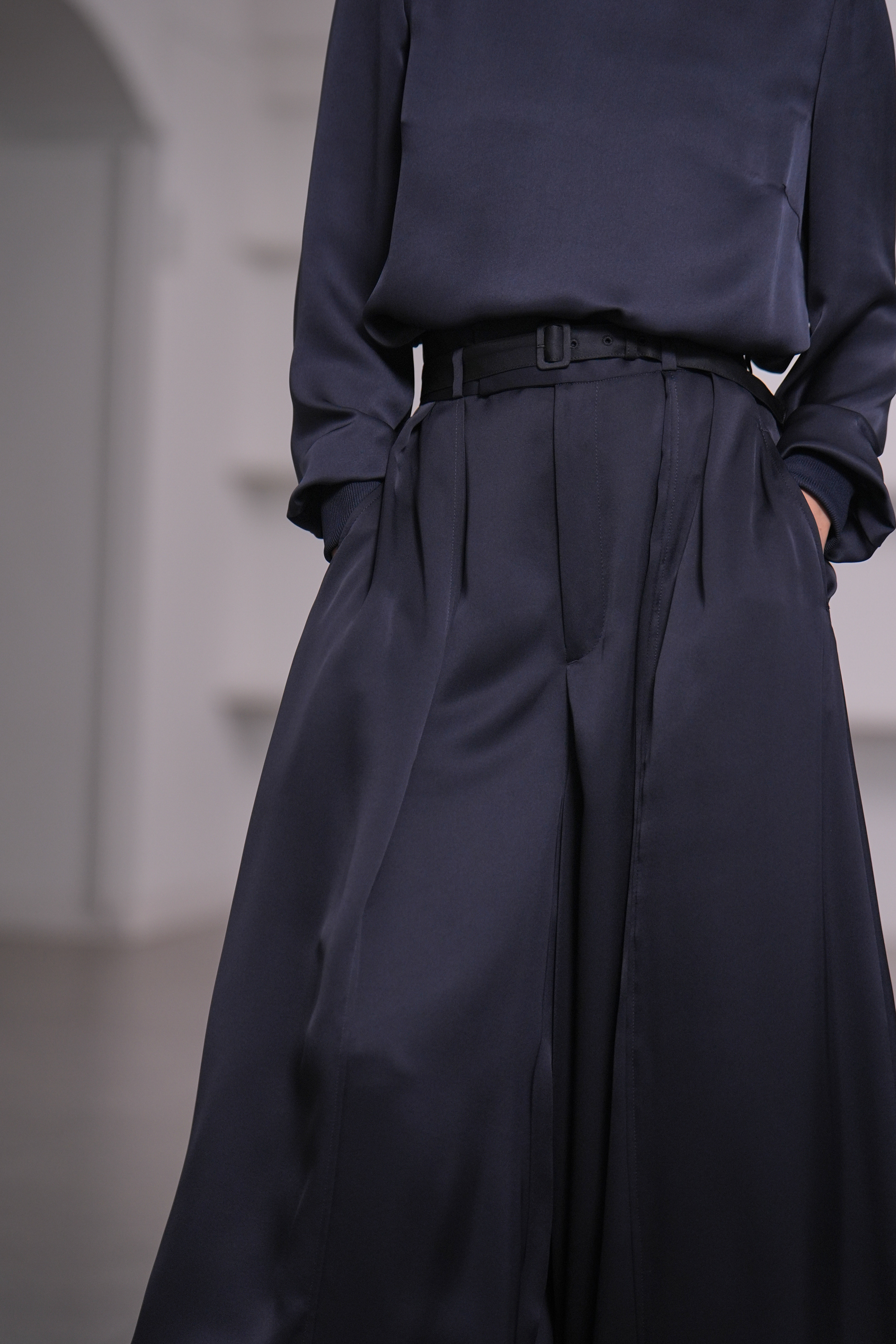 Fred Satin Navyの画像