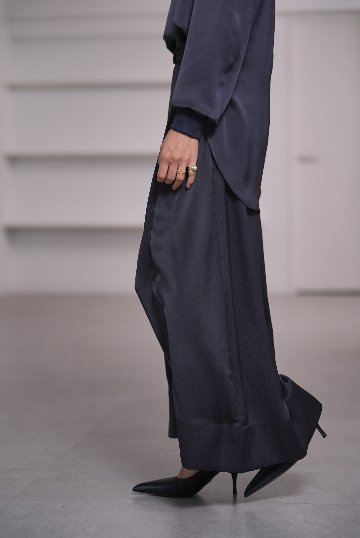 Fred Satin Navyの画像