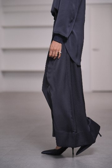 Fred Satin Navyの画像