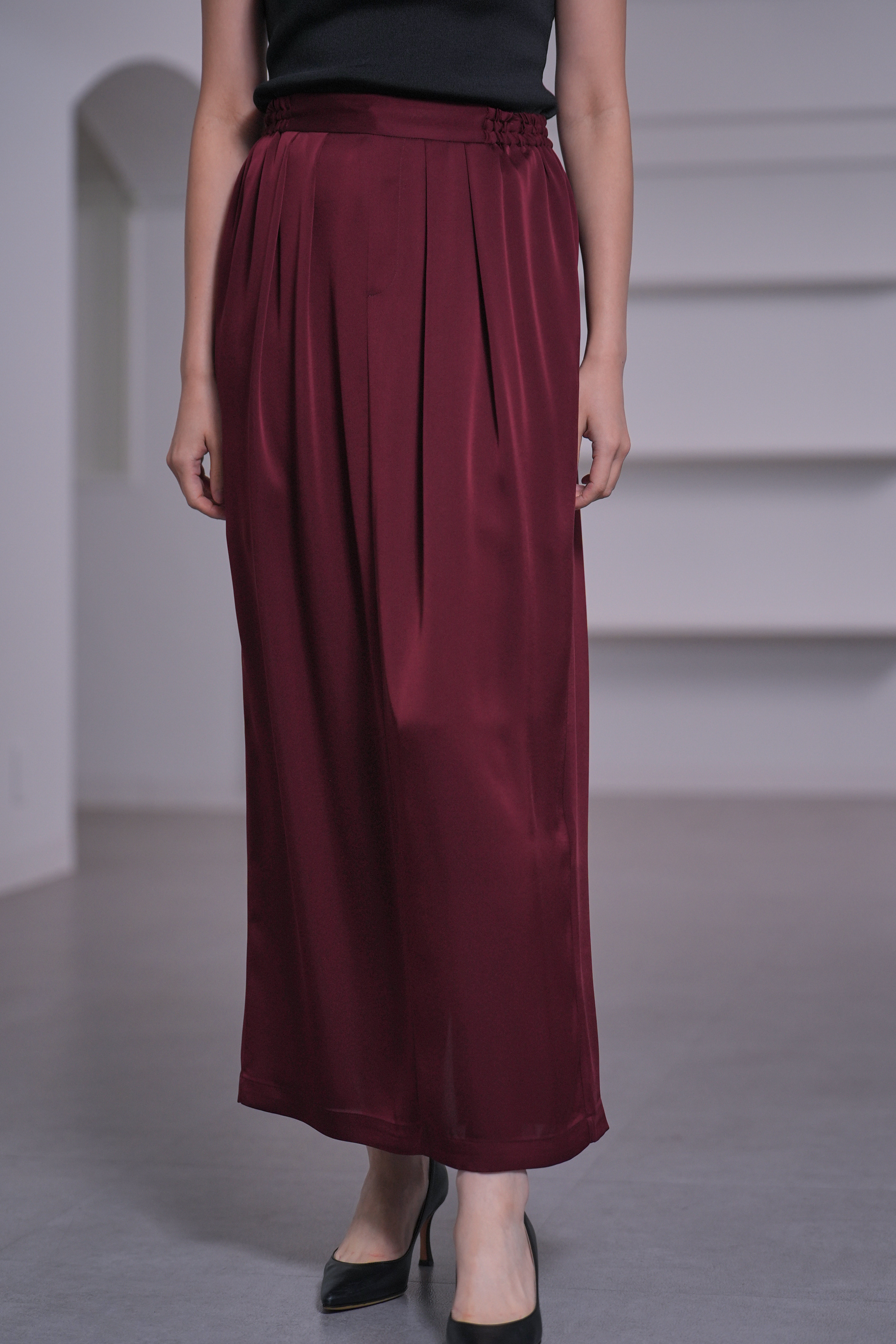 Lucia Satin Bordeauxの画像