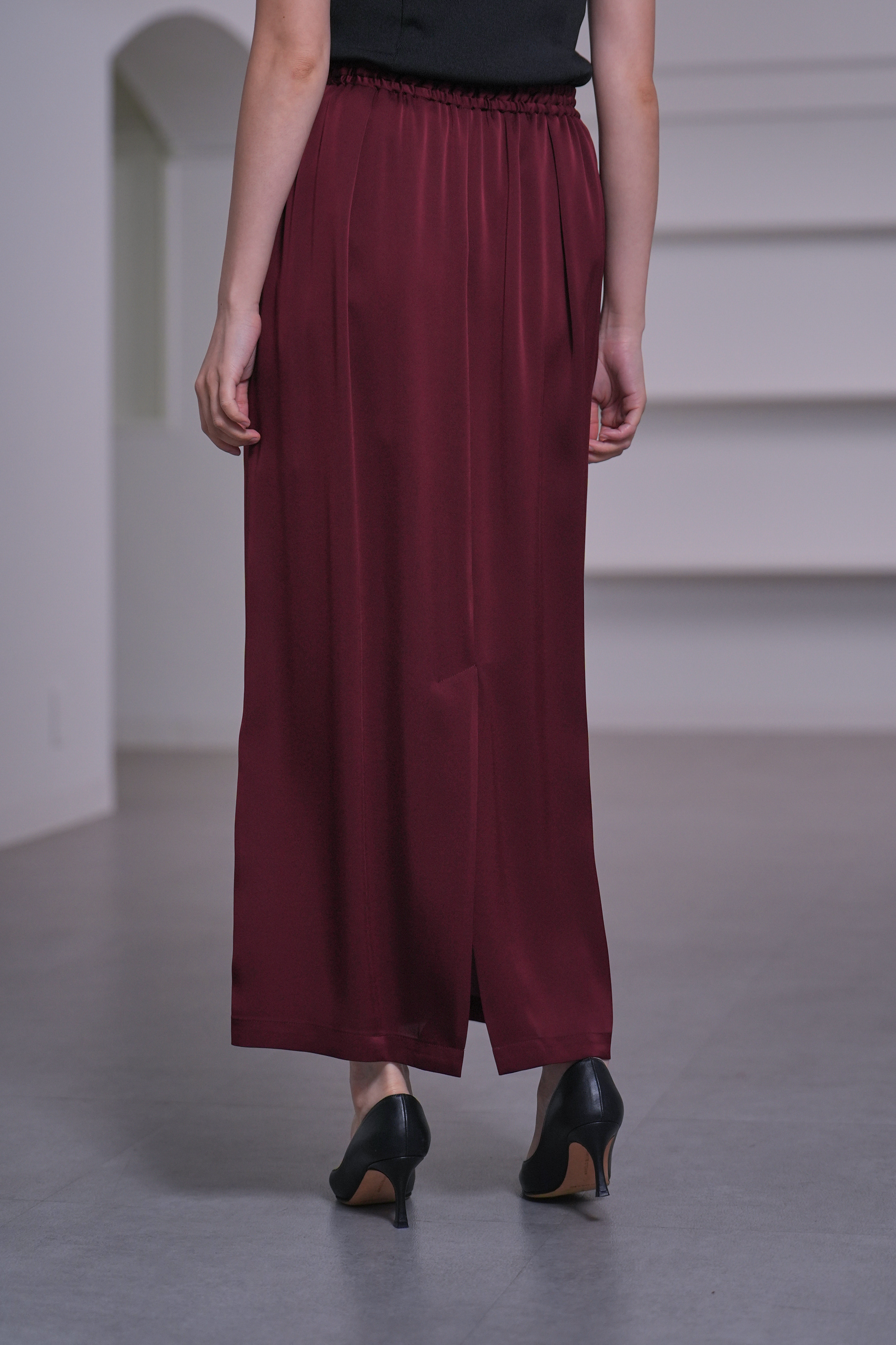 Lucia Satin Bordeauxの画像