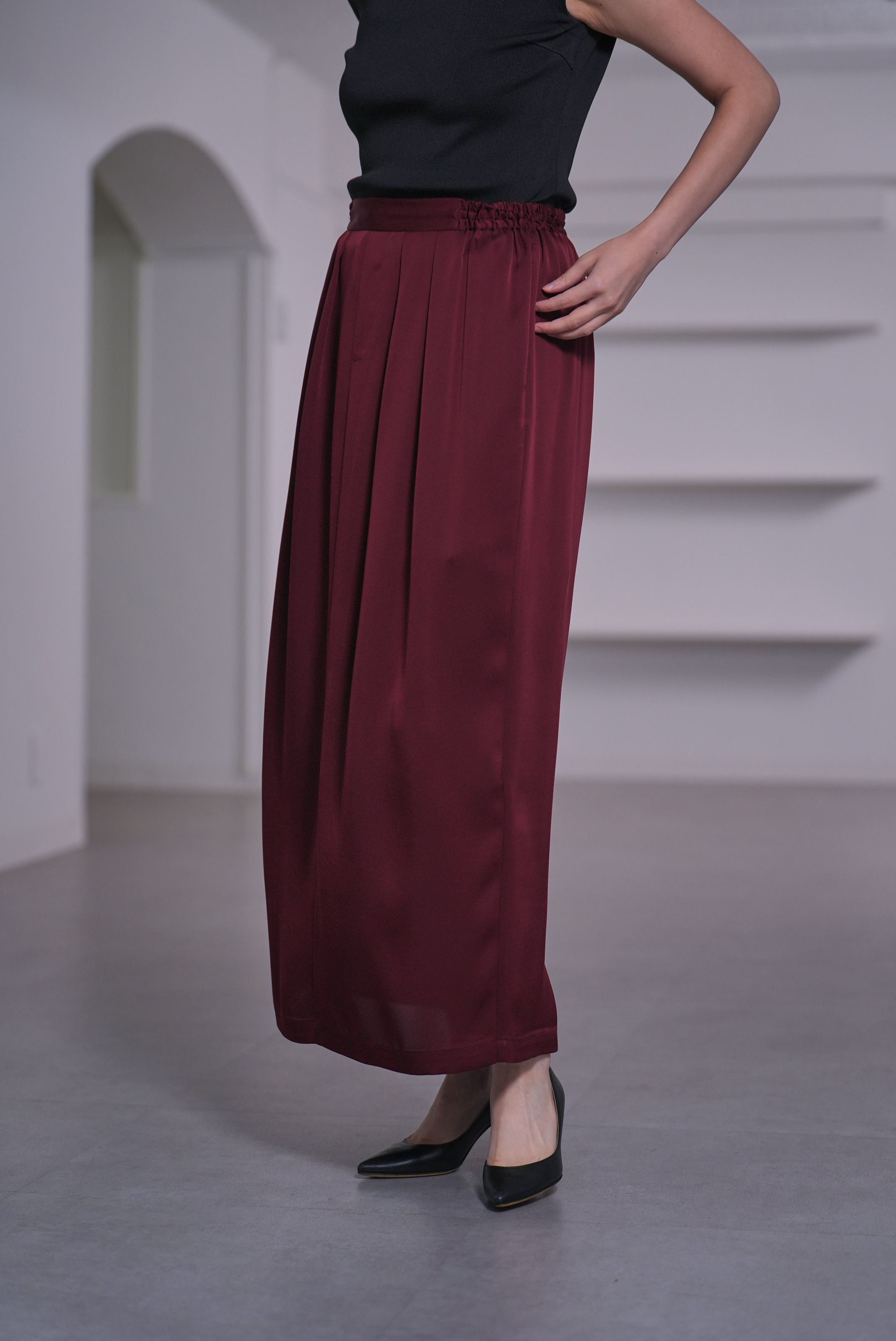 Lucia Satin Bordeauxの画像