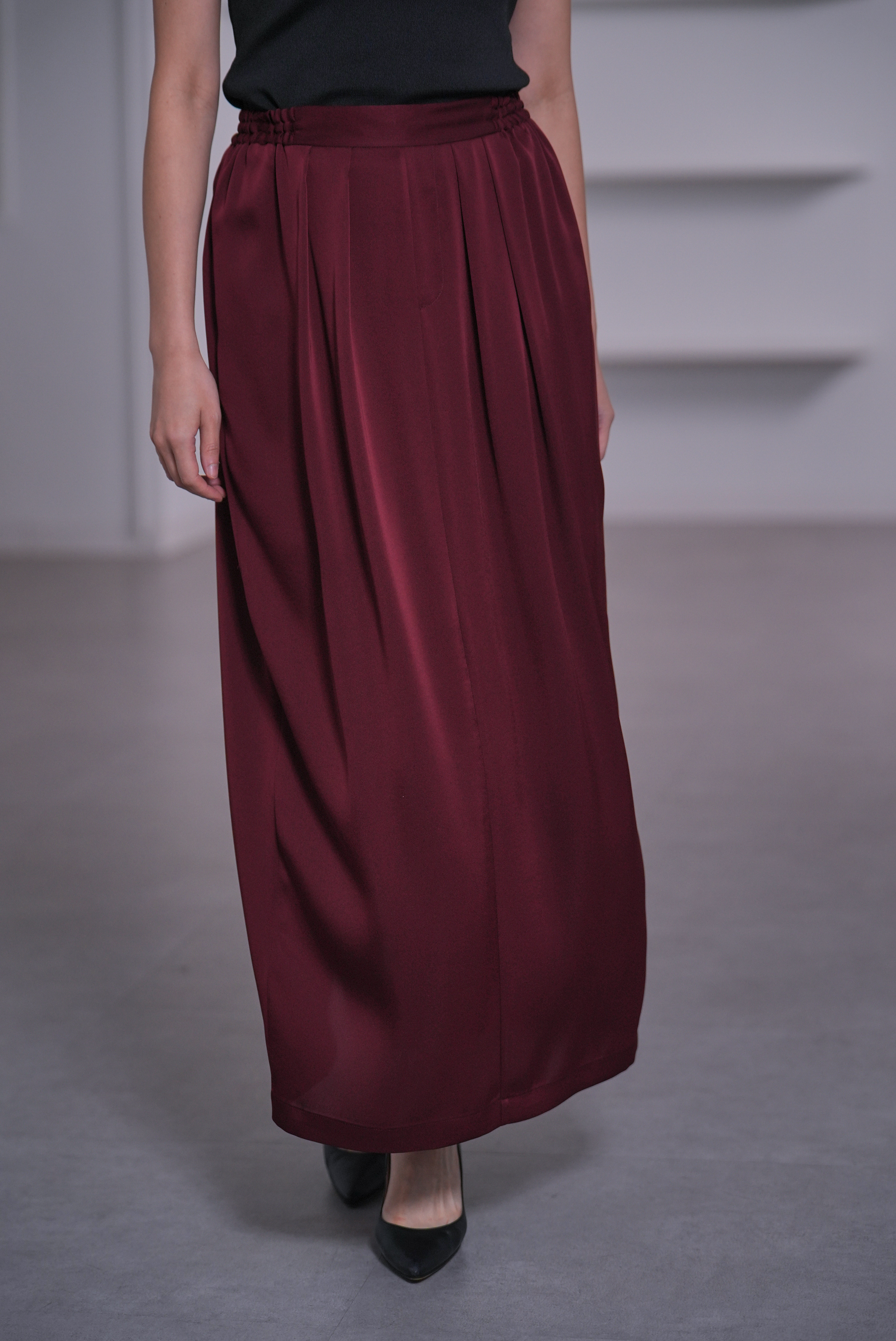 Lucia Satin Bordeauxの画像