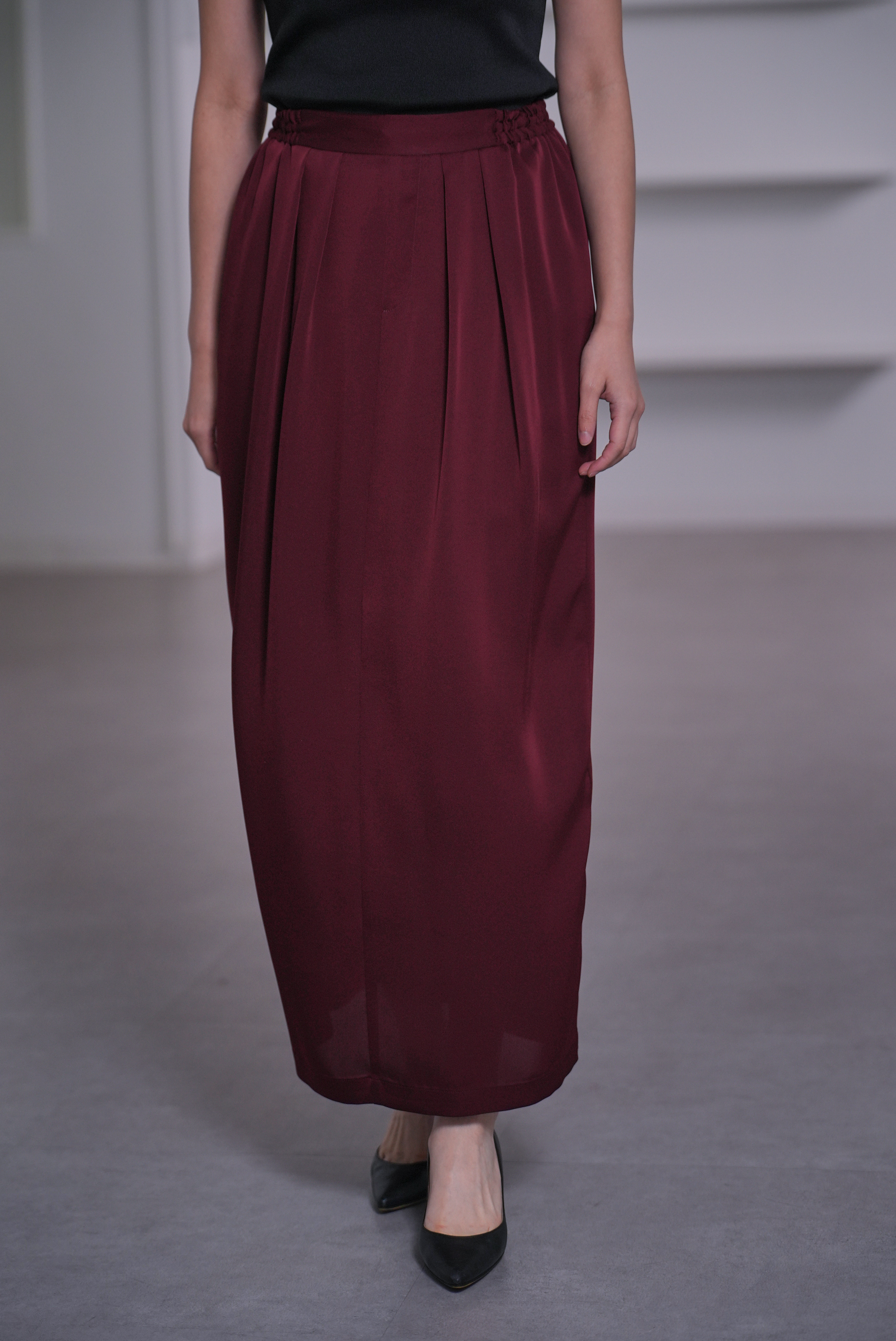 Lucia Satin Bordeauxの画像