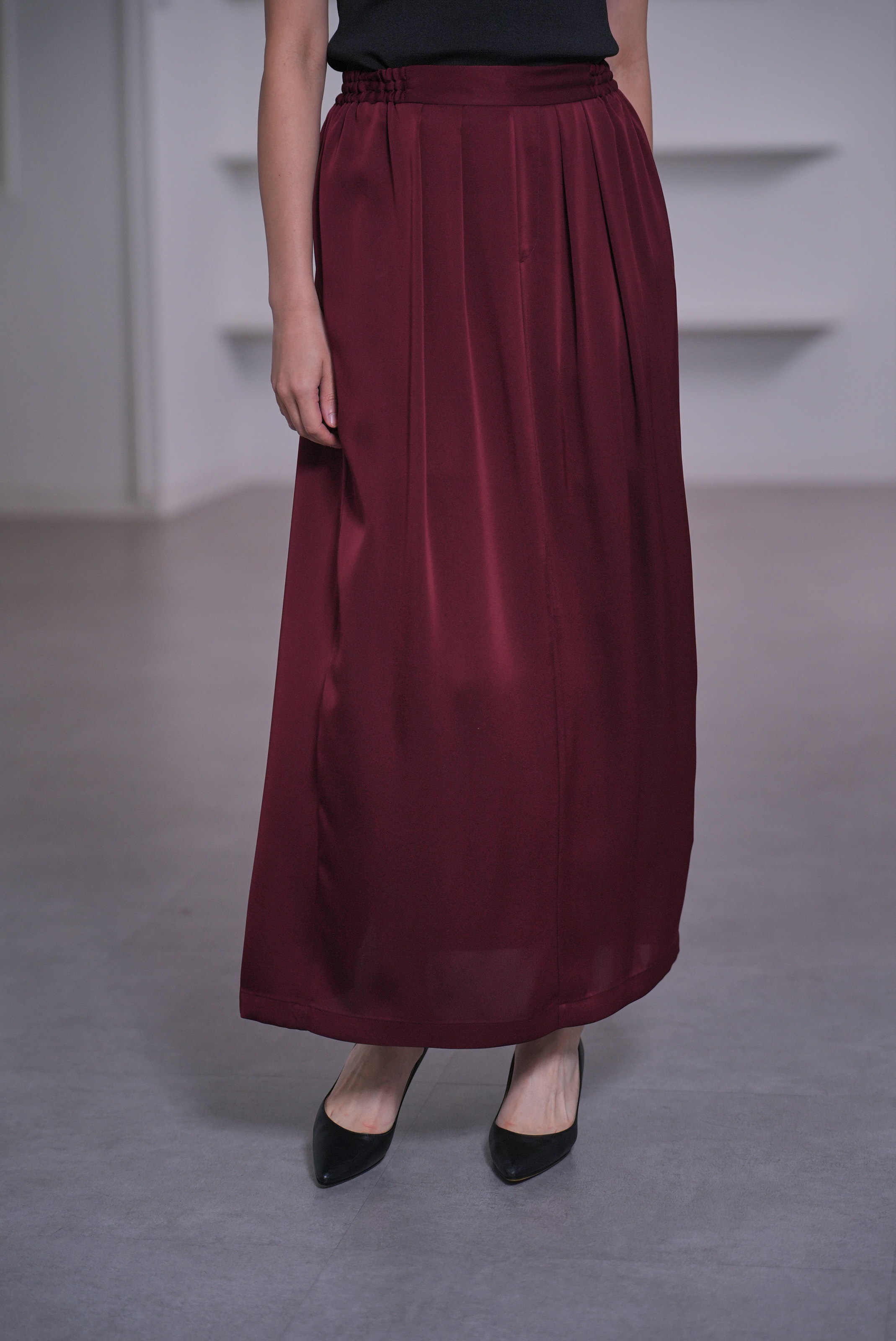 Lucia Satin Bordeauxの画像