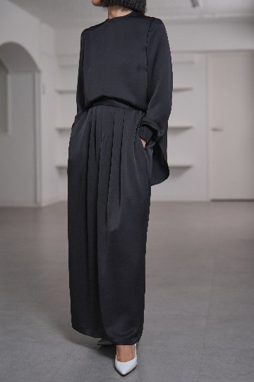 Lucia Satin Blackの画像
