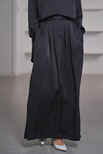 Lucia Satin Blackの画像
