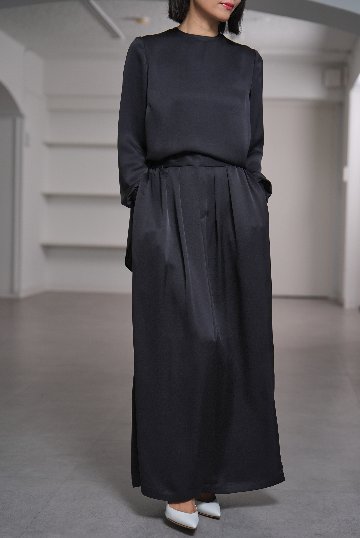 Lucia Satin Blackの画像