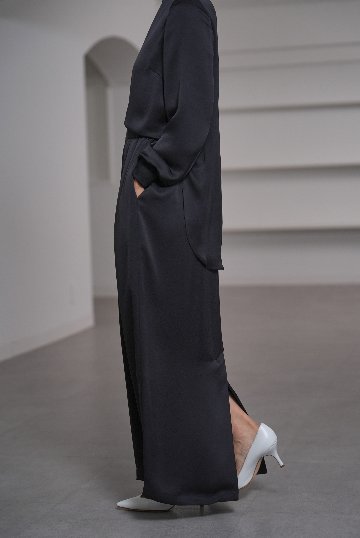 Lucia Satin Blackの画像
