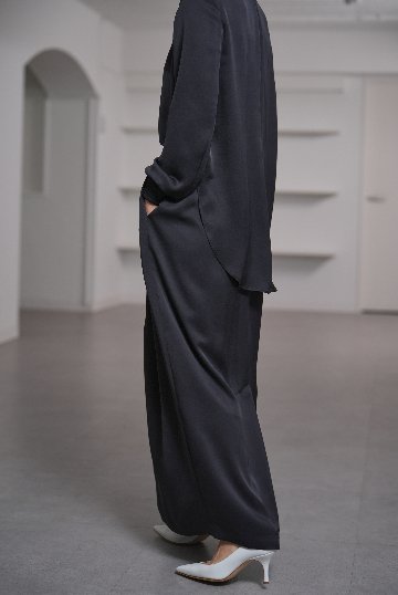 Lucia Satin Blackの画像